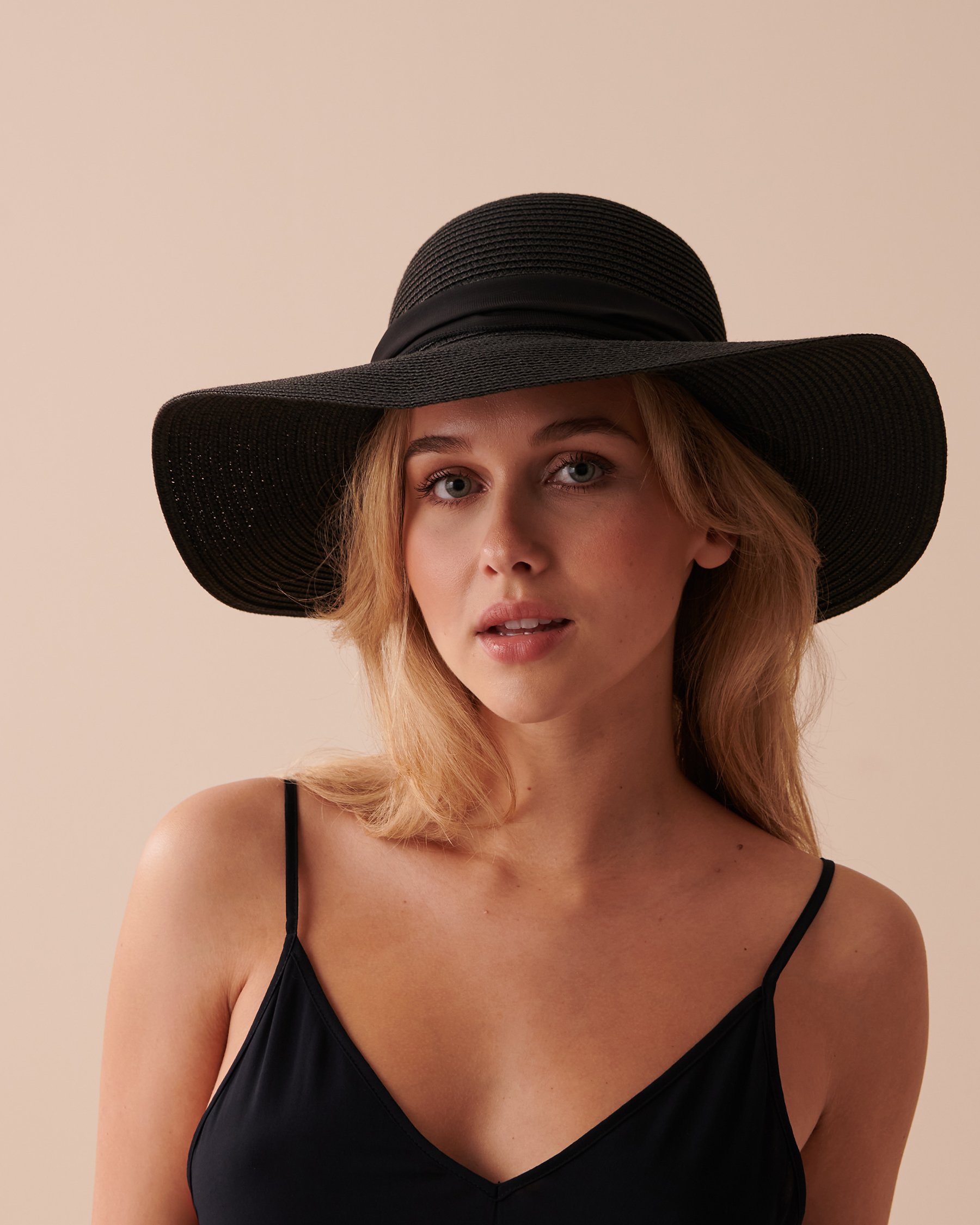 LA VIE EN ROSE AQUA Chapeau à ruban Noir 80500093 - Voir1