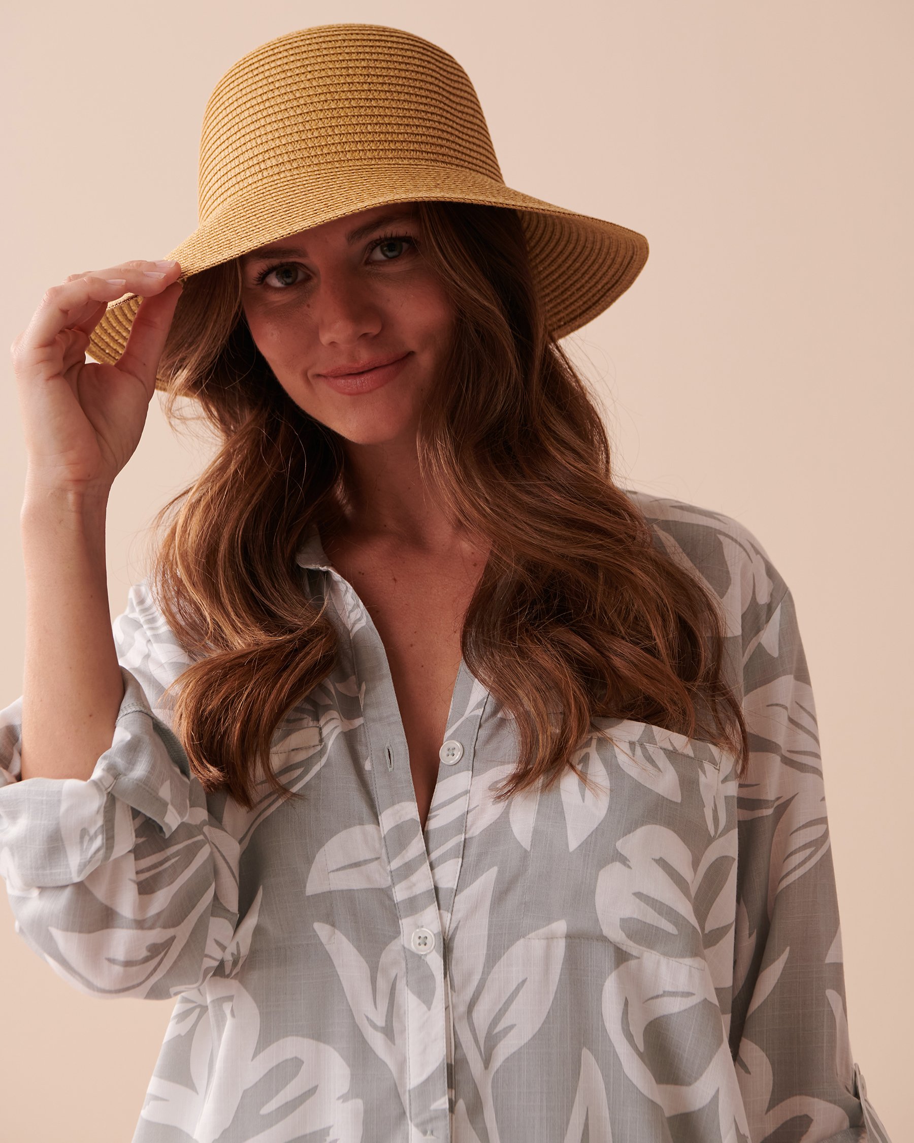 LA VIE EN ROSE AQUA Cloche Hat Brown 80500092 - View1