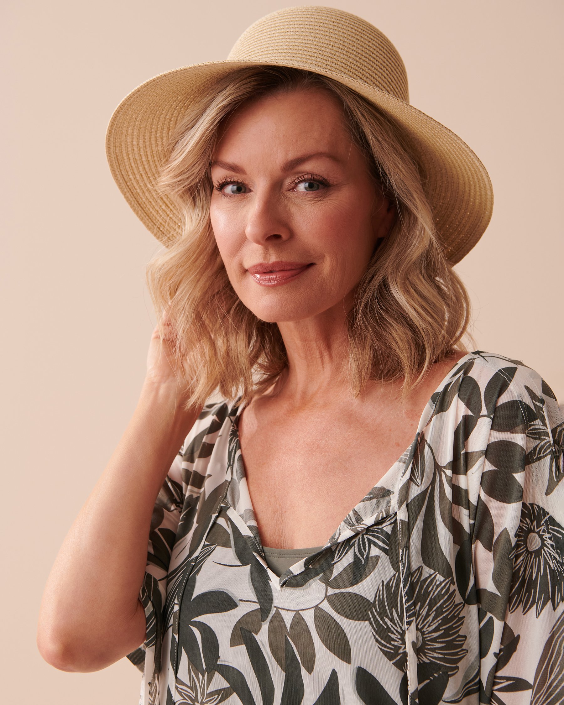 LA VIE EN ROSE AQUA Cloche Hat Sand 80500092 - View1