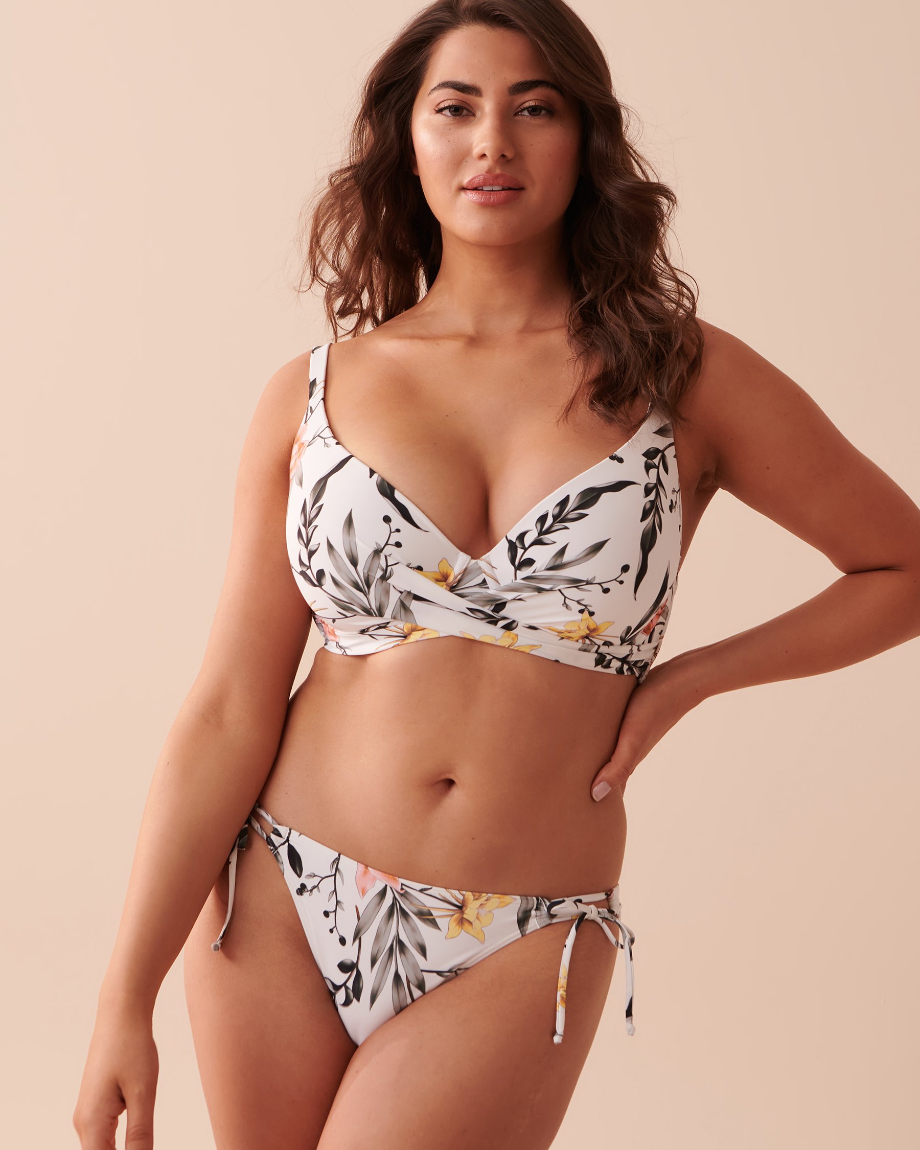 LA VIE EN ROSE AQUA TROPICAL Side Tie Brazilian Bikini Bottom White Tropical Blooms 70300515 - View7