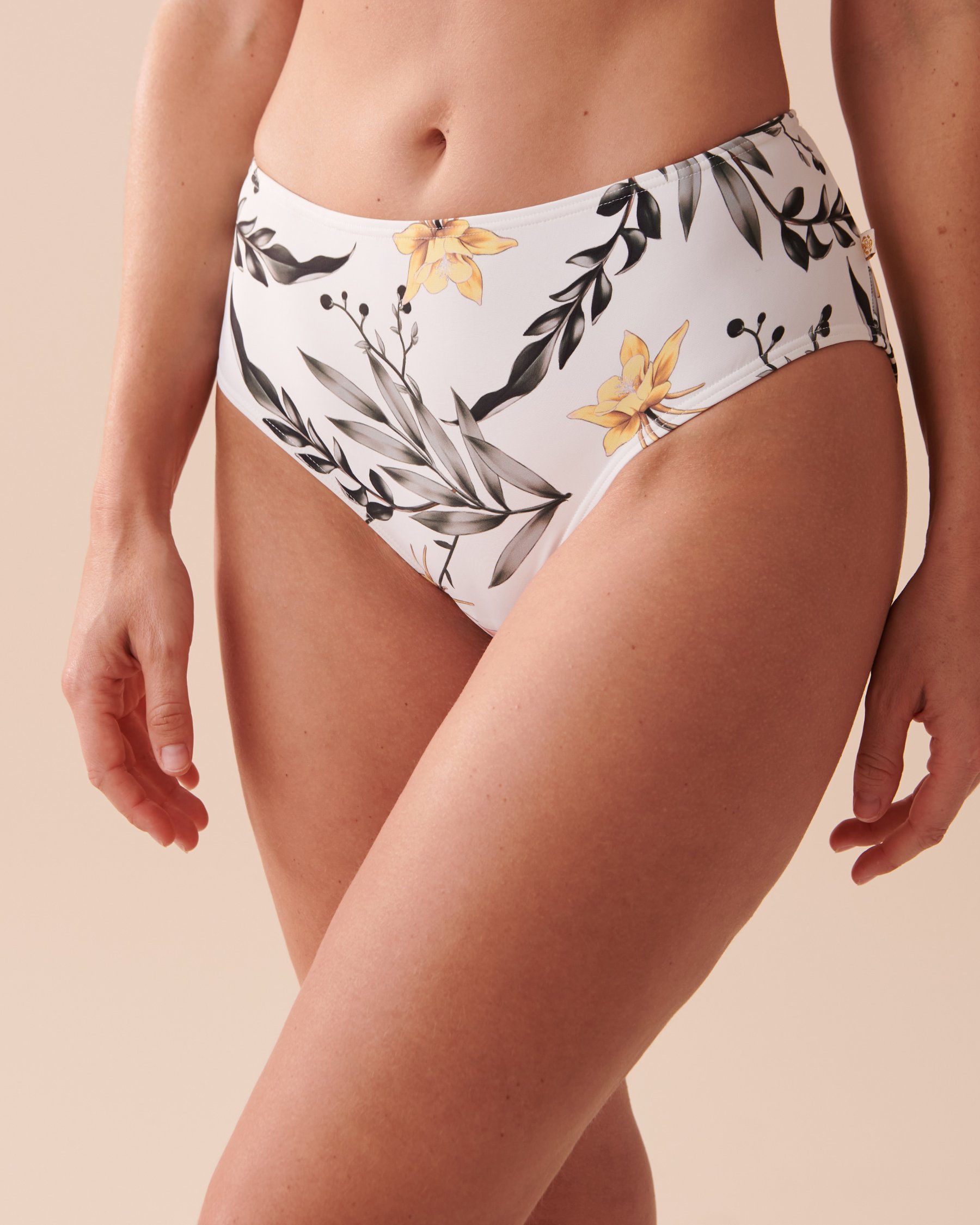 LA VIE EN ROSE AQUA Bas de bikini taille mi-haute TROPICAL Fleurs tropicales blanches 70300516 - Voir1