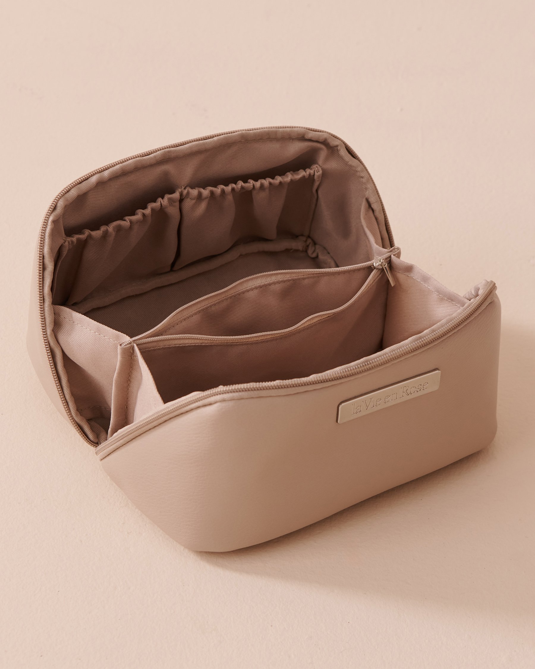 LA VIE EN ROSE Cosmetic Bag Faux Light Leather 90300002 - View2