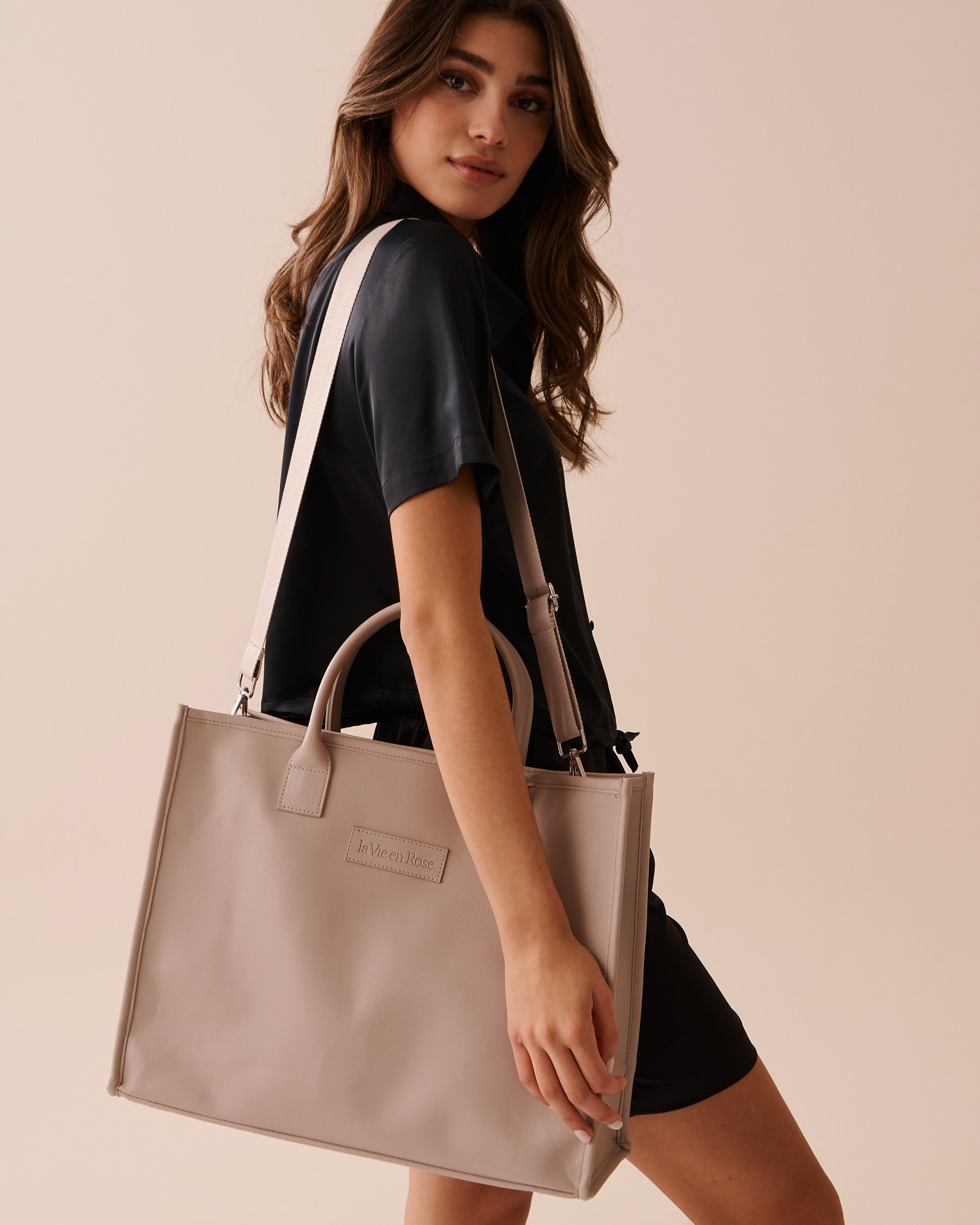 Tote Bag - Faux Light Leather | la Vie en Rose US | la Vie en Rose