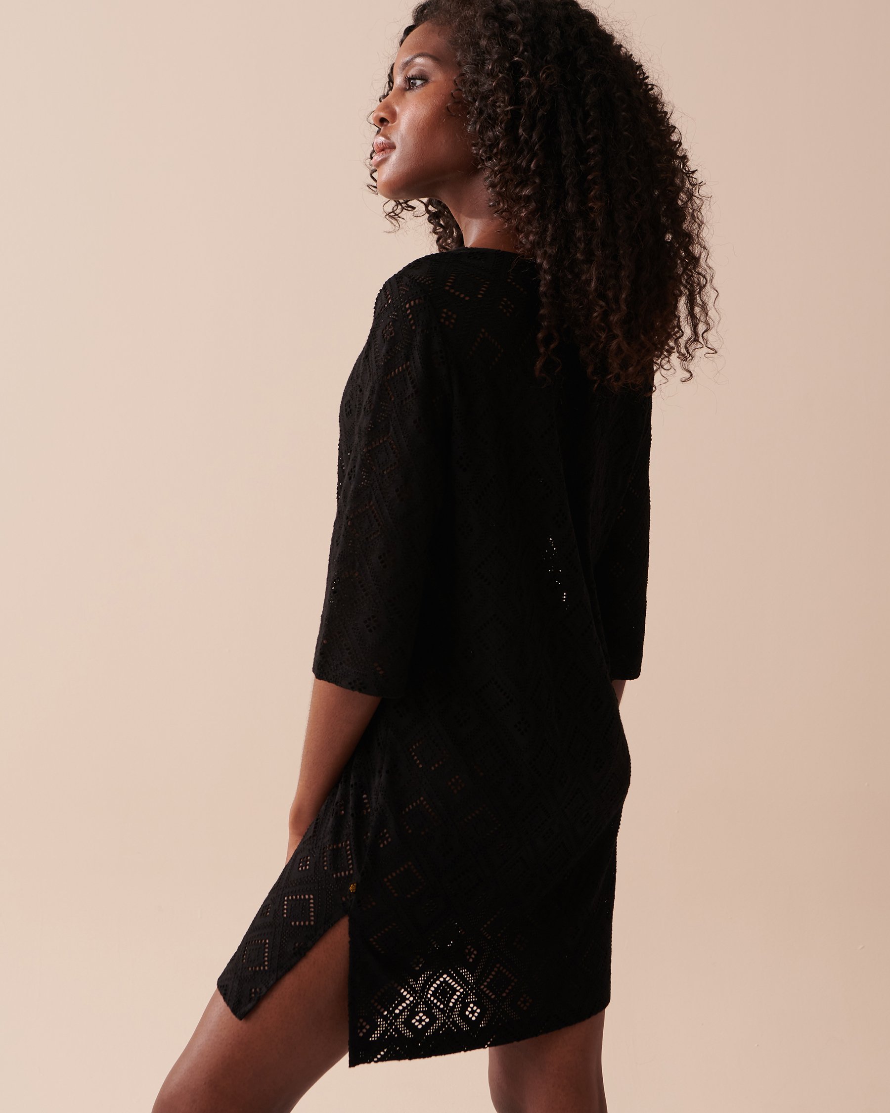 LA VIE EN ROSE AQUA Crochet Tunic Black 80100019 - View3