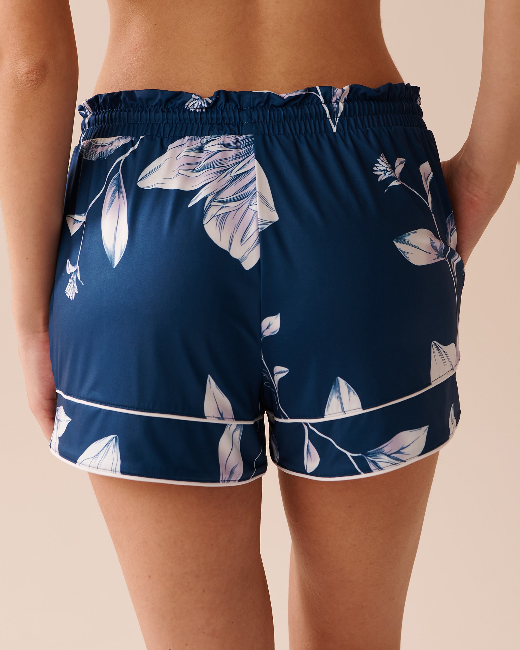 LA VIE EN ROSE Short en fibres recyclées Dahlias de minuit 60200089 - Voir2