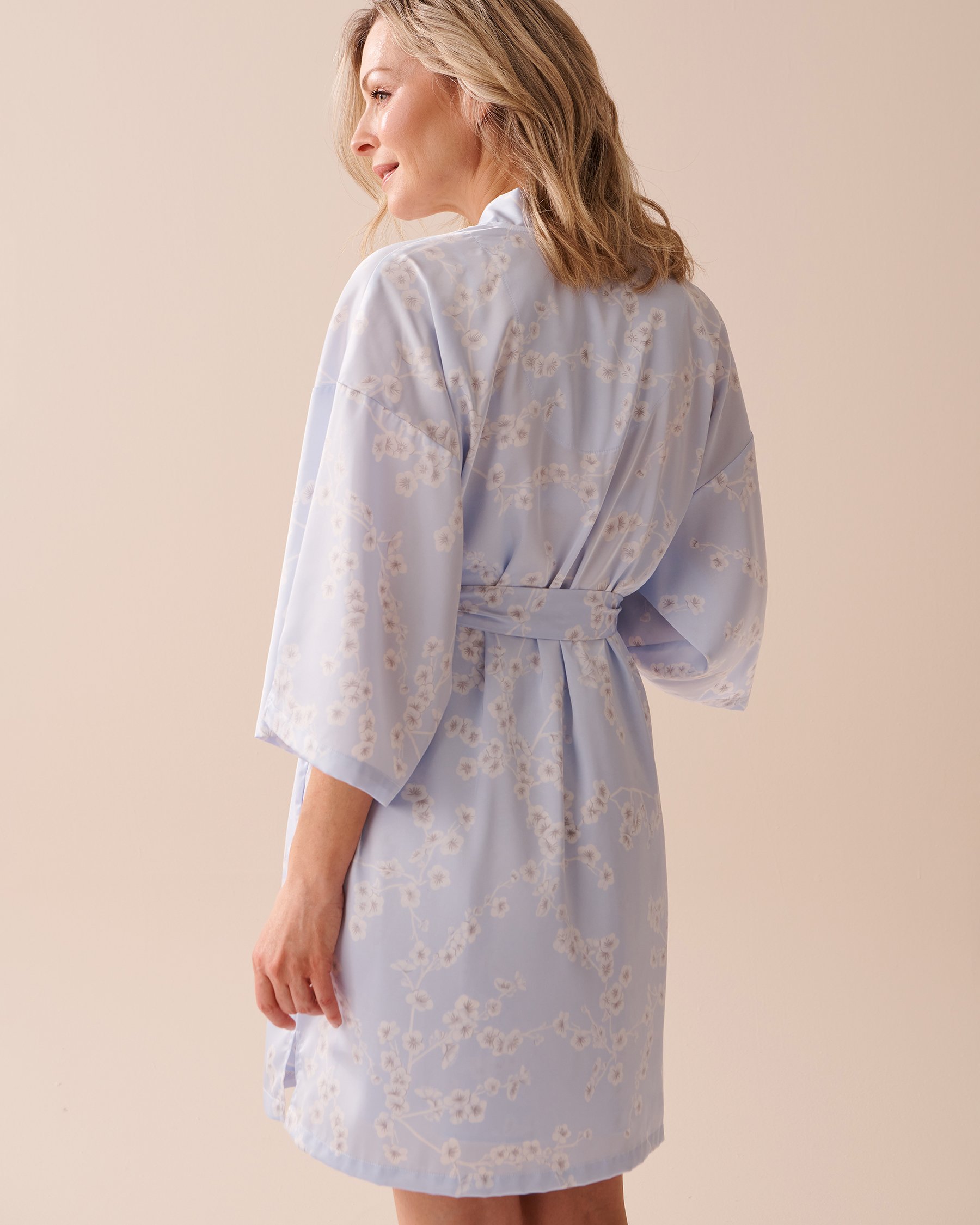LA VIE EN ROSE Satin Kimono Cherry Blossom Garden 60600067 - View6