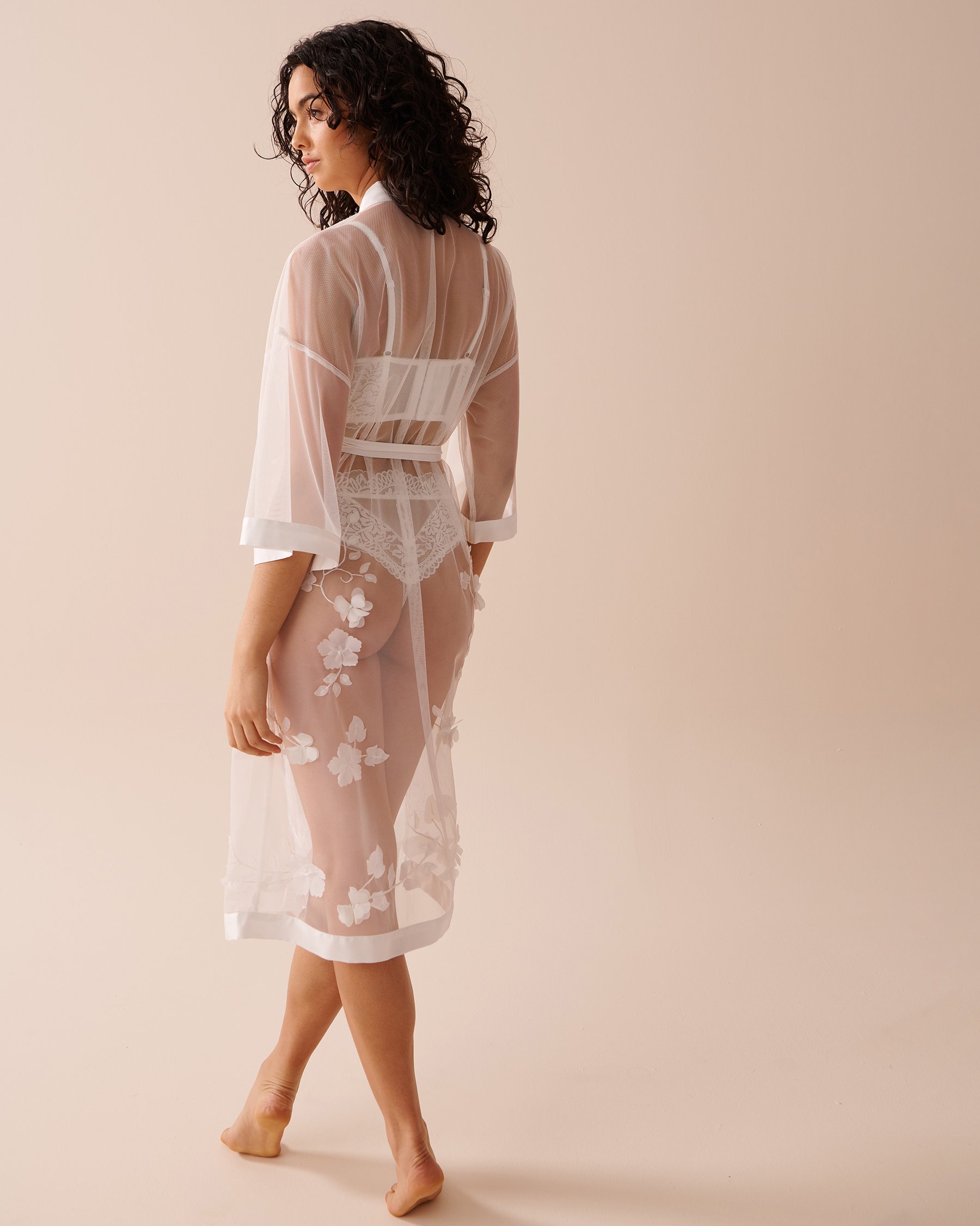 LA VIE EN ROSE Long Sheer Mesh Floral Kimono White 60600071 - View3