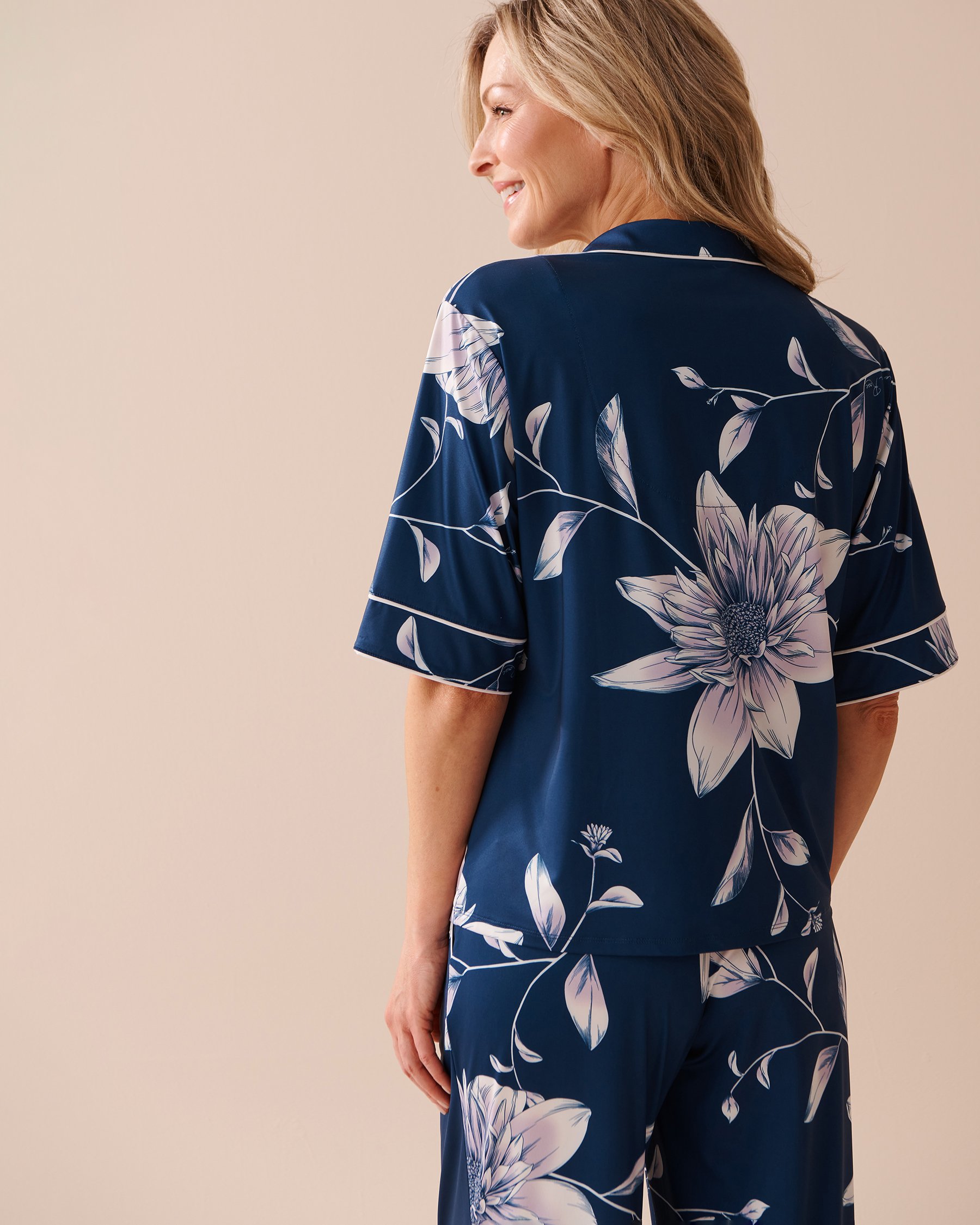 LA VIE EN ROSE Recycled Fibers 3/4 Sleeve Button-down Shirt Midnight Dahlias 60100094 - View2