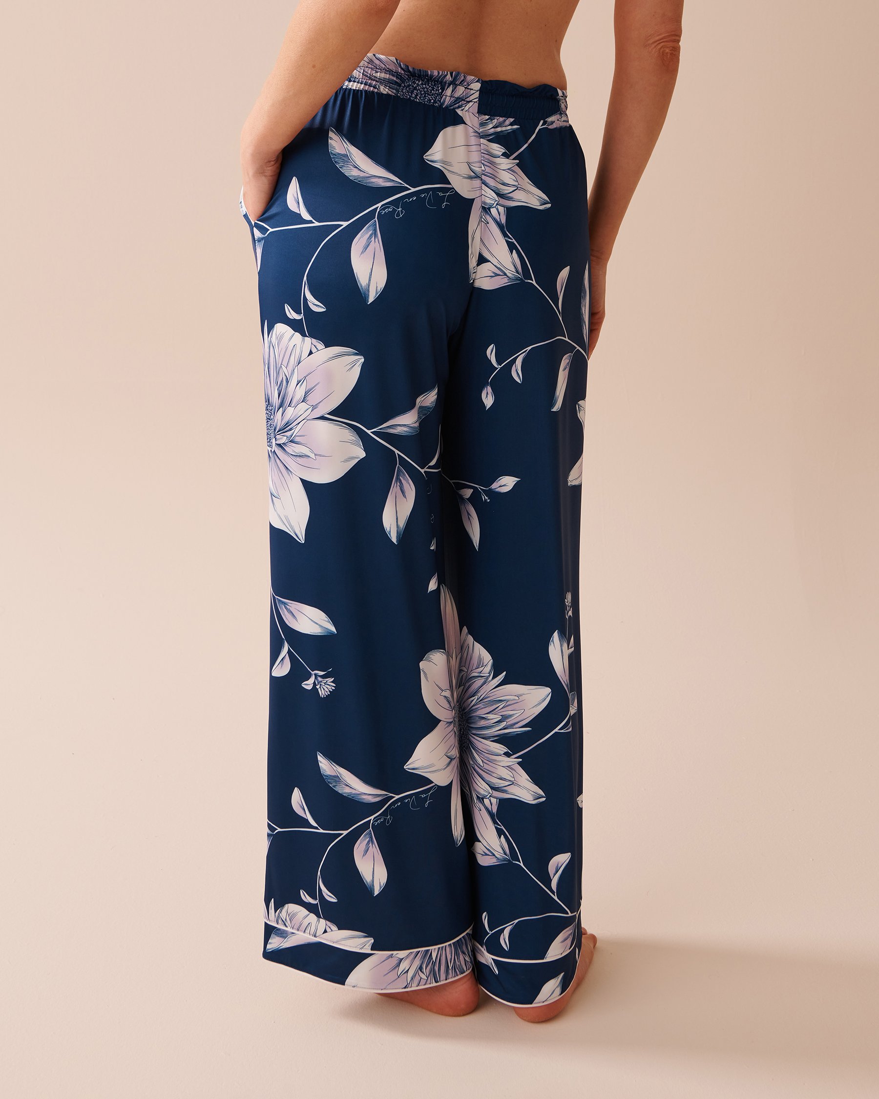 LA VIE EN ROSE Pantalon en fibres recyclées Dahlias de minuit 60200090 - View2