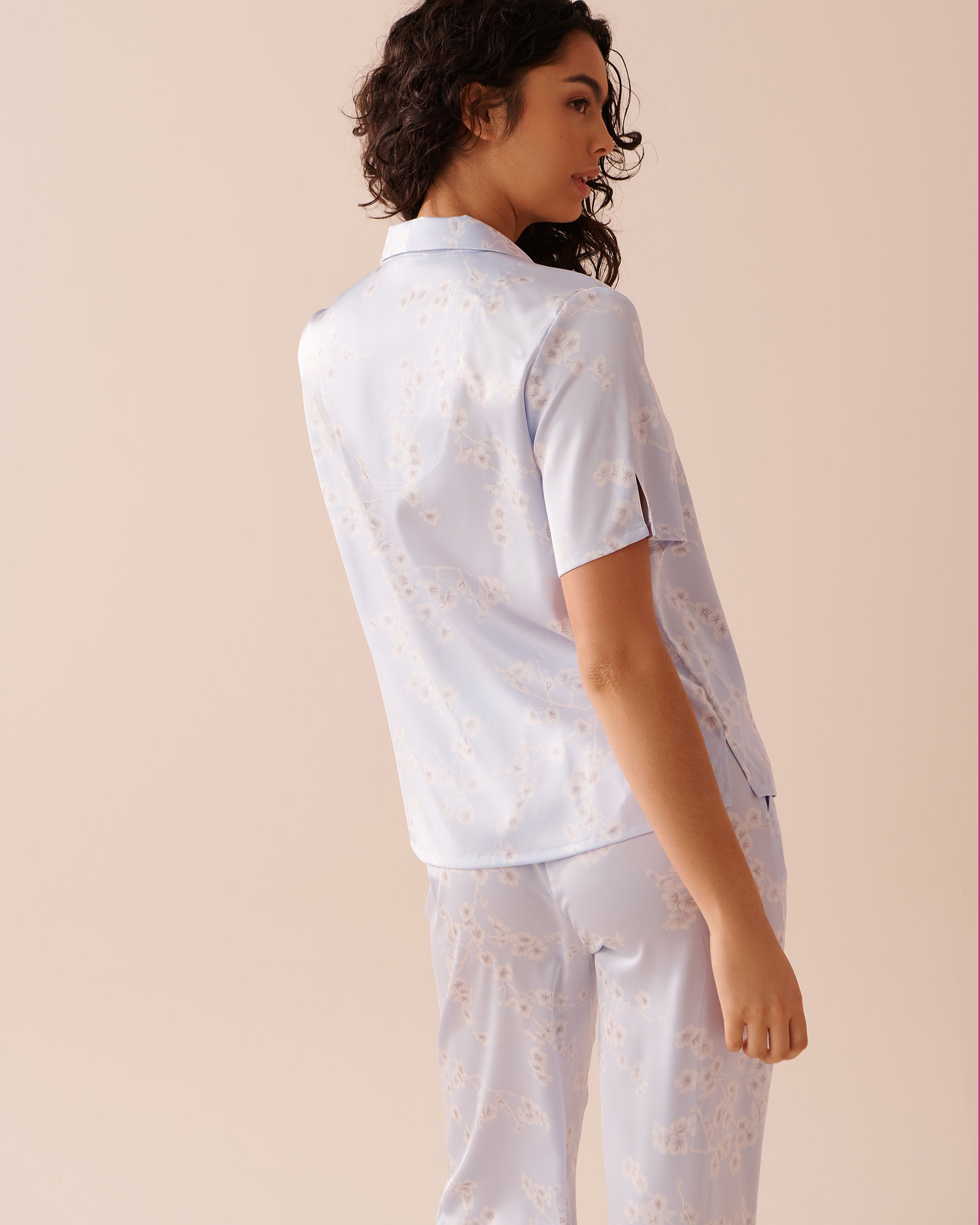 LA VIE EN ROSE Satin Short Sleeve Button-down Shirt Cherry Blossom Garden 60100091 - View2