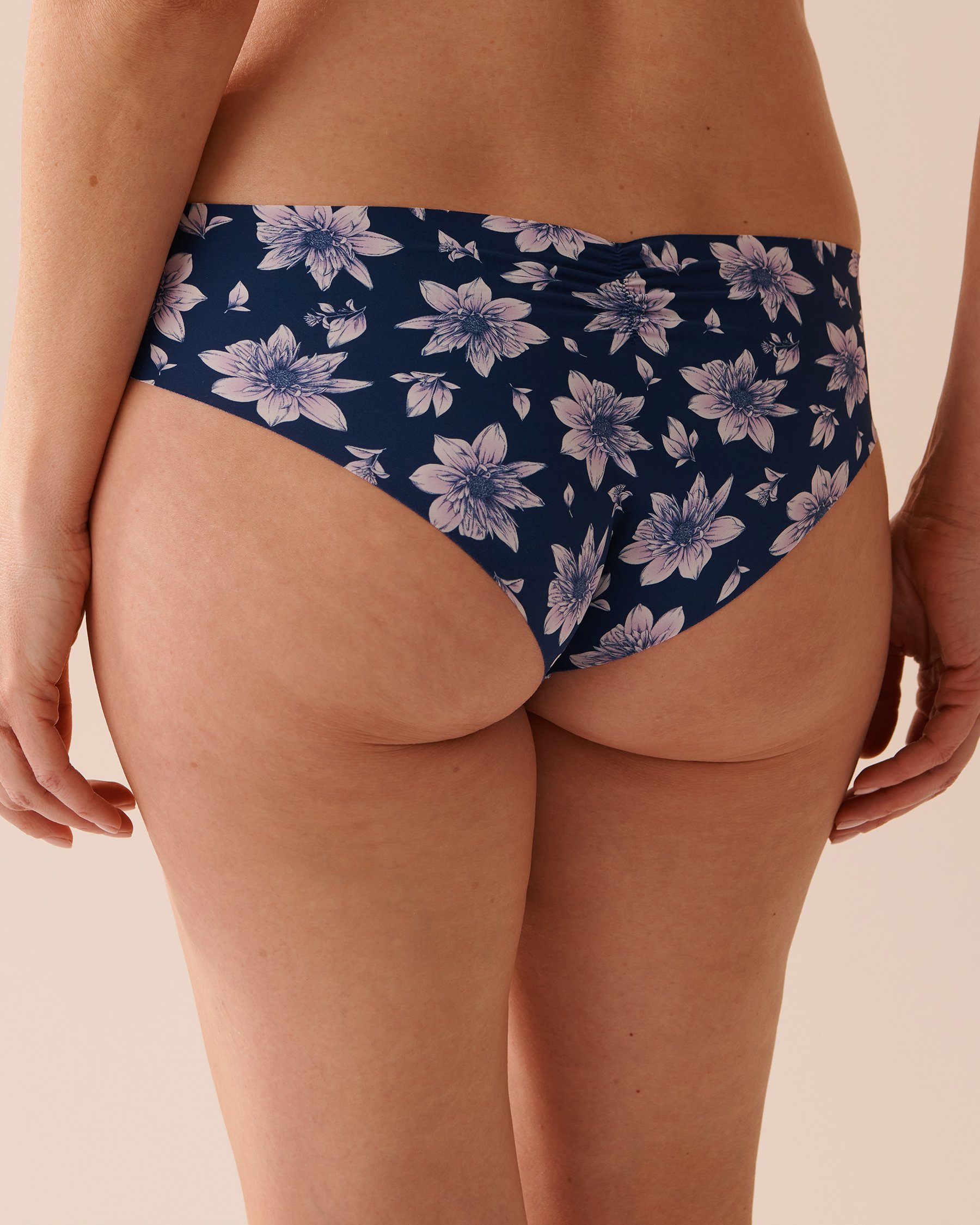 LA VIE EN ROSE Microfiber Invisible Cheeky Panty Midnight Flowers 20200454 - View2