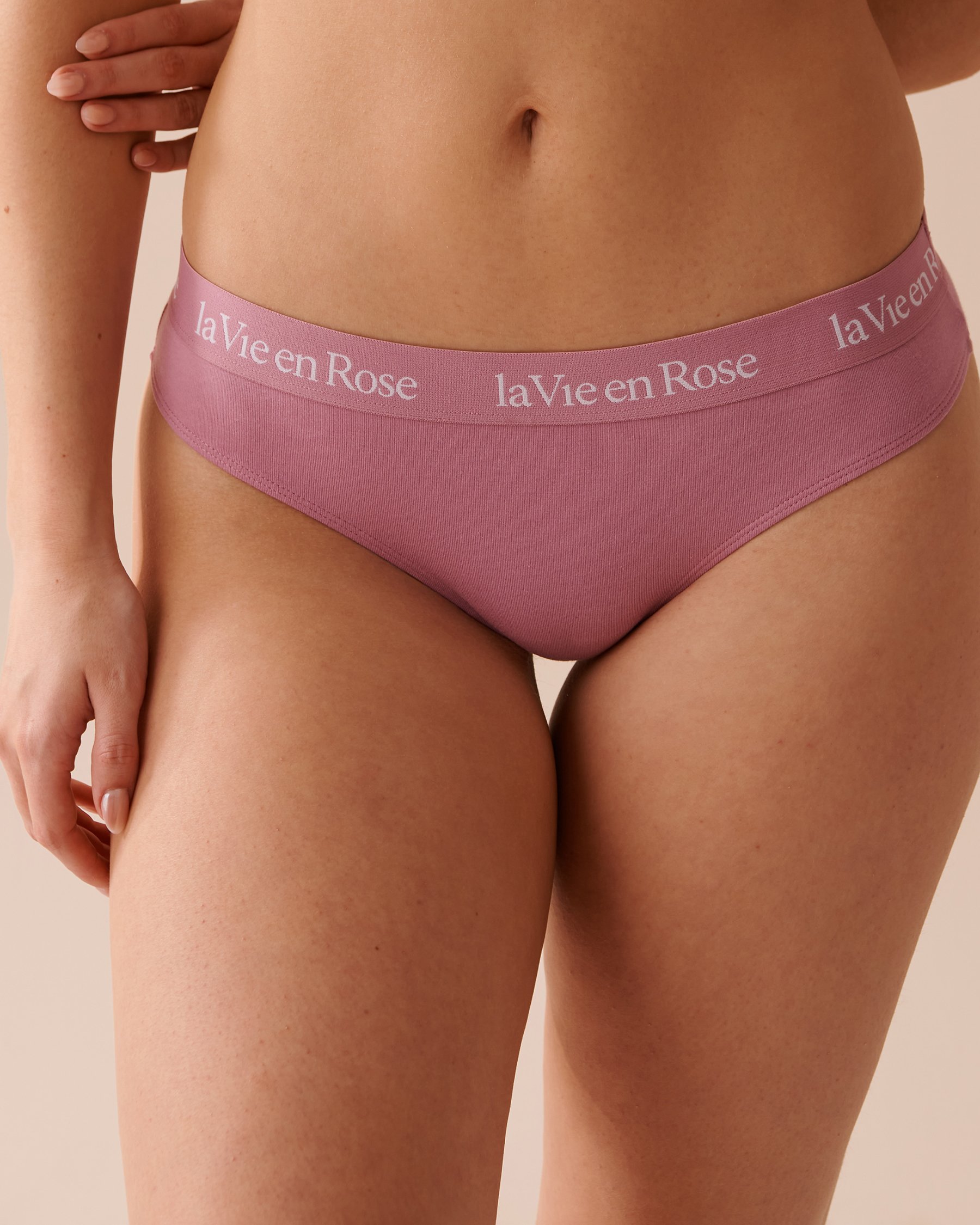 LA VIE EN ROSE Cotton and Logo Elastic Band Thong Panty Orchid Haze 20100434 - View1
