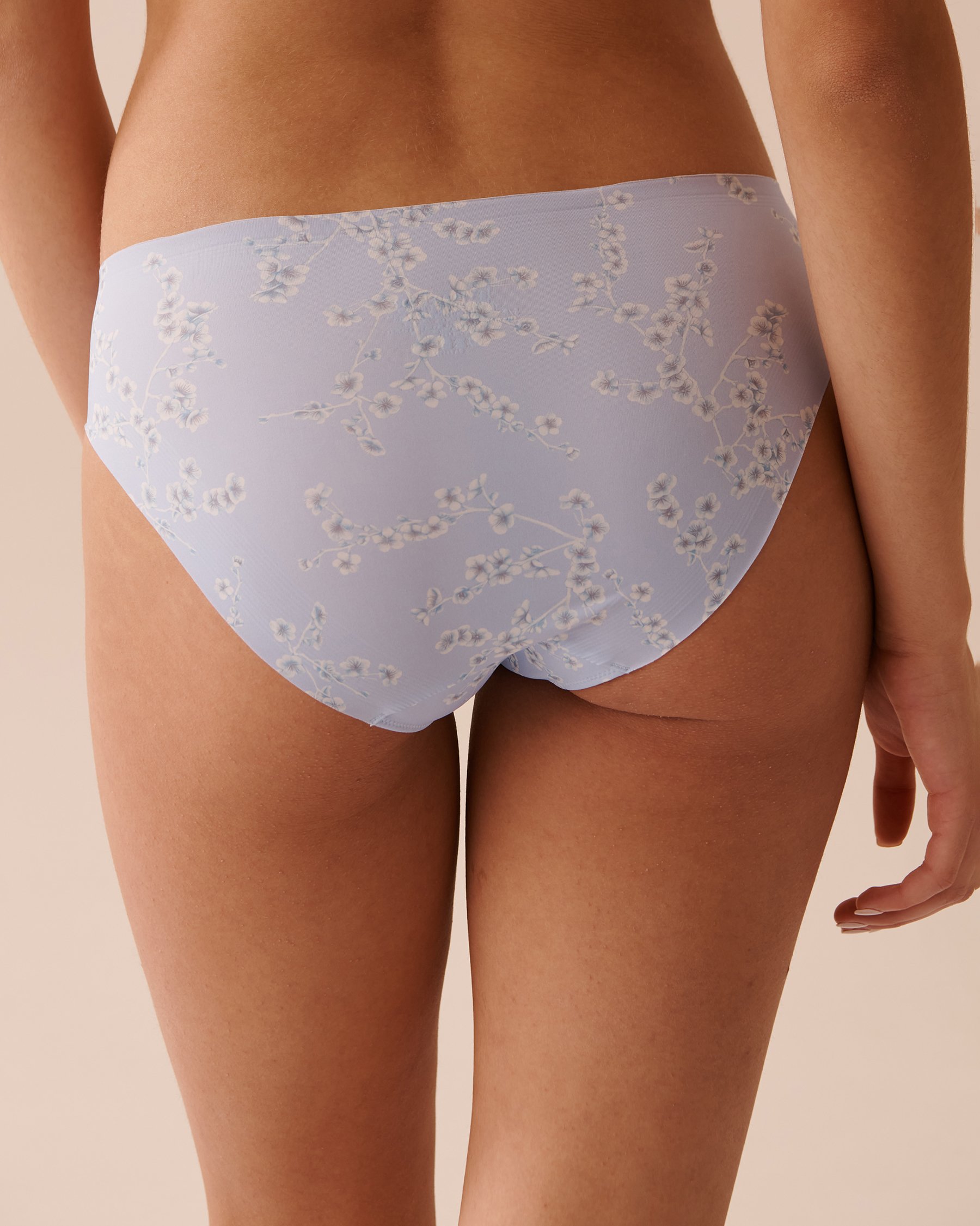 LA VIE EN ROSE Microfiber Sleek Back Bikini Panty Cherry Blossom Garden 20300298 - View4