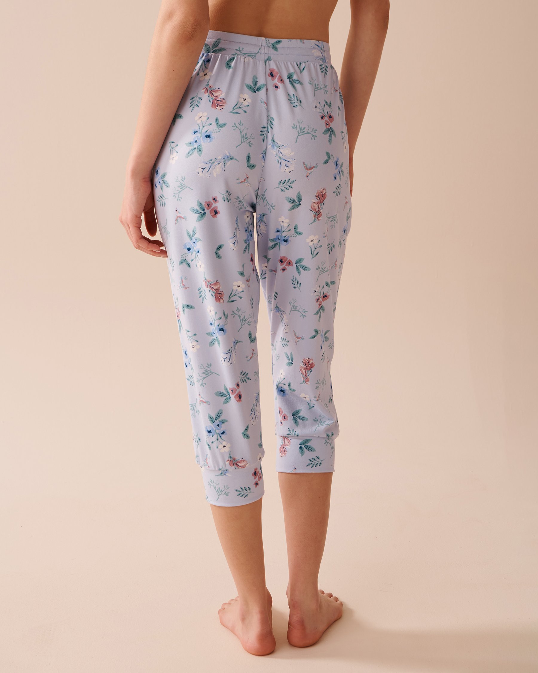 LA VIE EN ROSE Floral Super Soft Fitted Capris Spring Garden 40200553 - View2