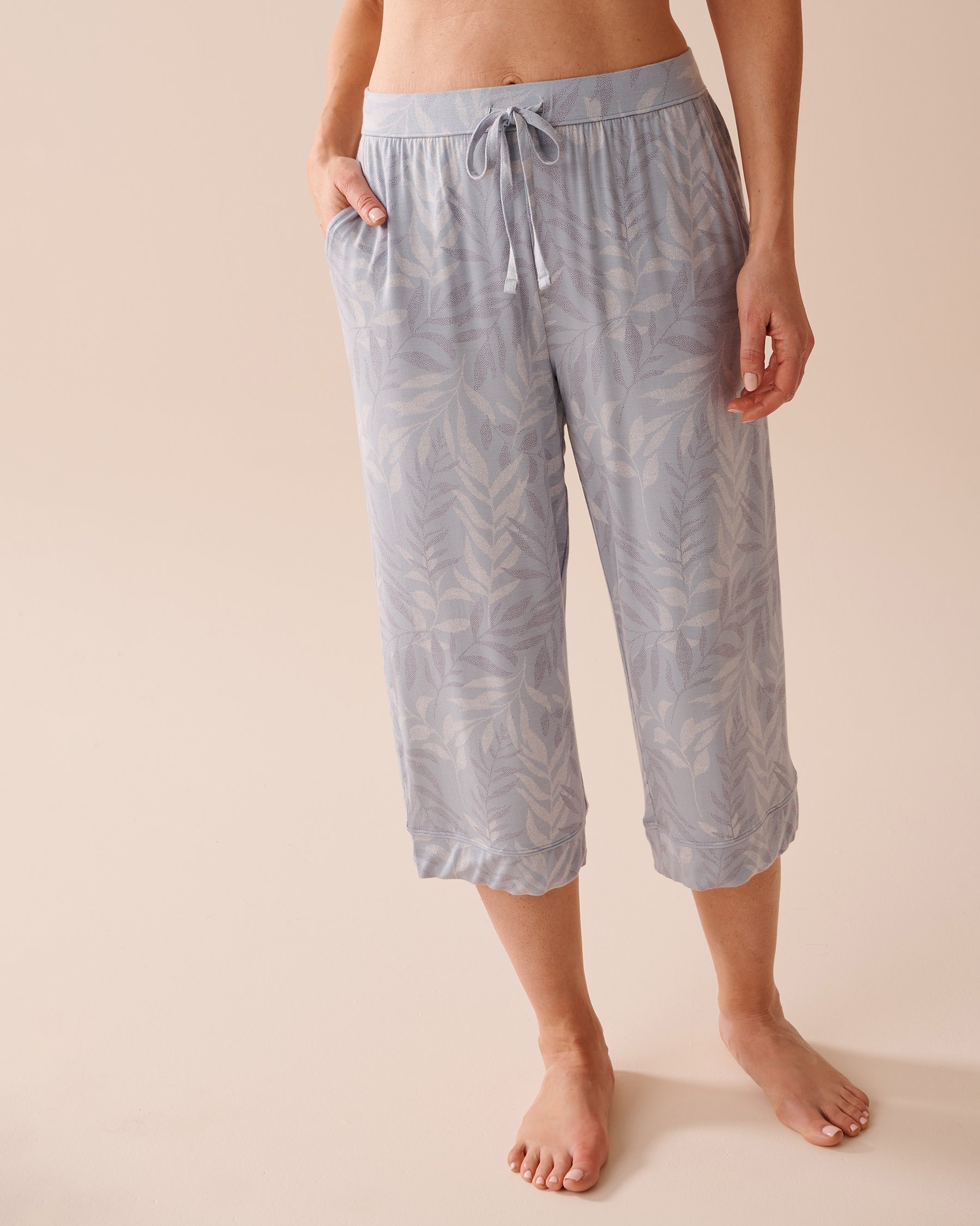 LA VIE EN ROSE Soft Jersey Capris Light Blue Leaves 40200560 - View1