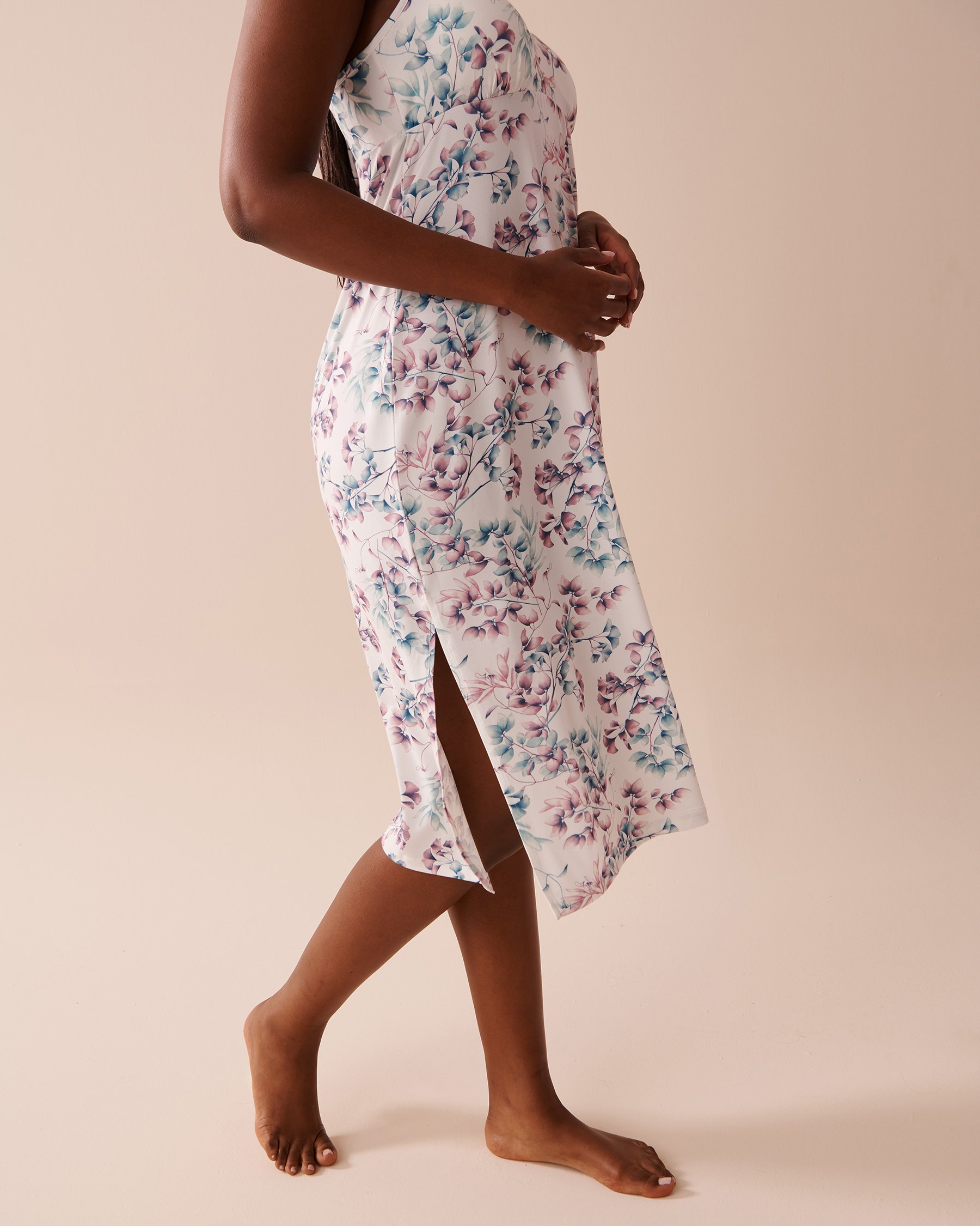 LA VIE EN ROSE Nuisette longue ultra douce à imprimé bucolique Branches bucoliques 40500336 - Voir3