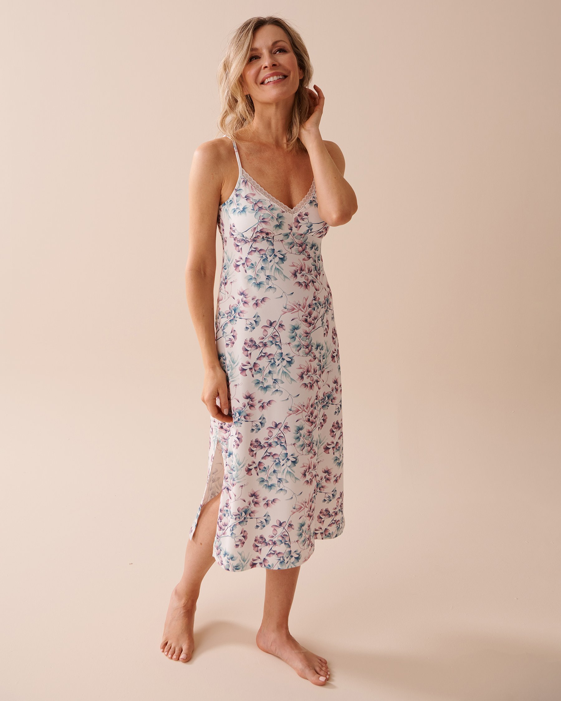 LA VIE EN ROSE Nuisette longue ultra douce à imprimé bucolique Branches bucoliques 40500336 - Voir6