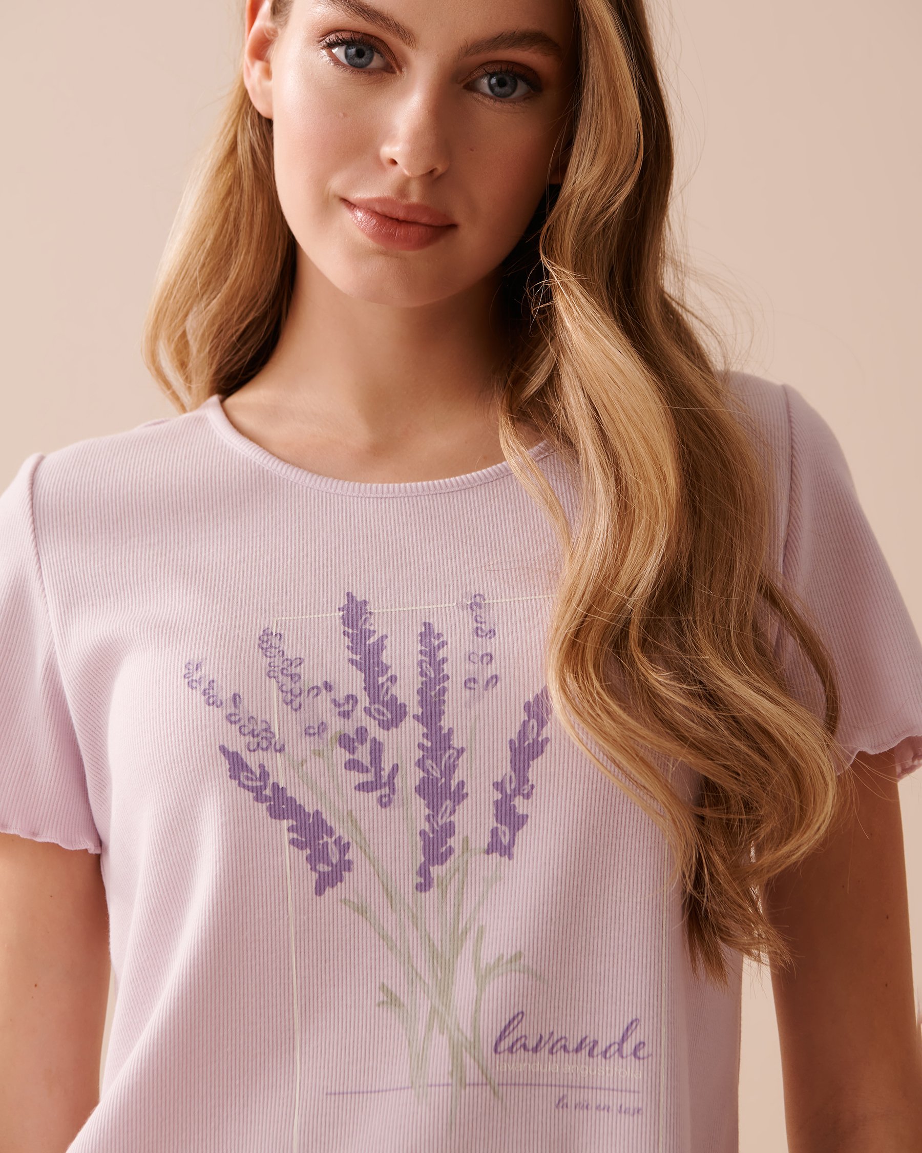 LA VIE EN ROSE Lettuce Edge Ribbed Crew Neck T-shirt Lavender 40100548 - View3