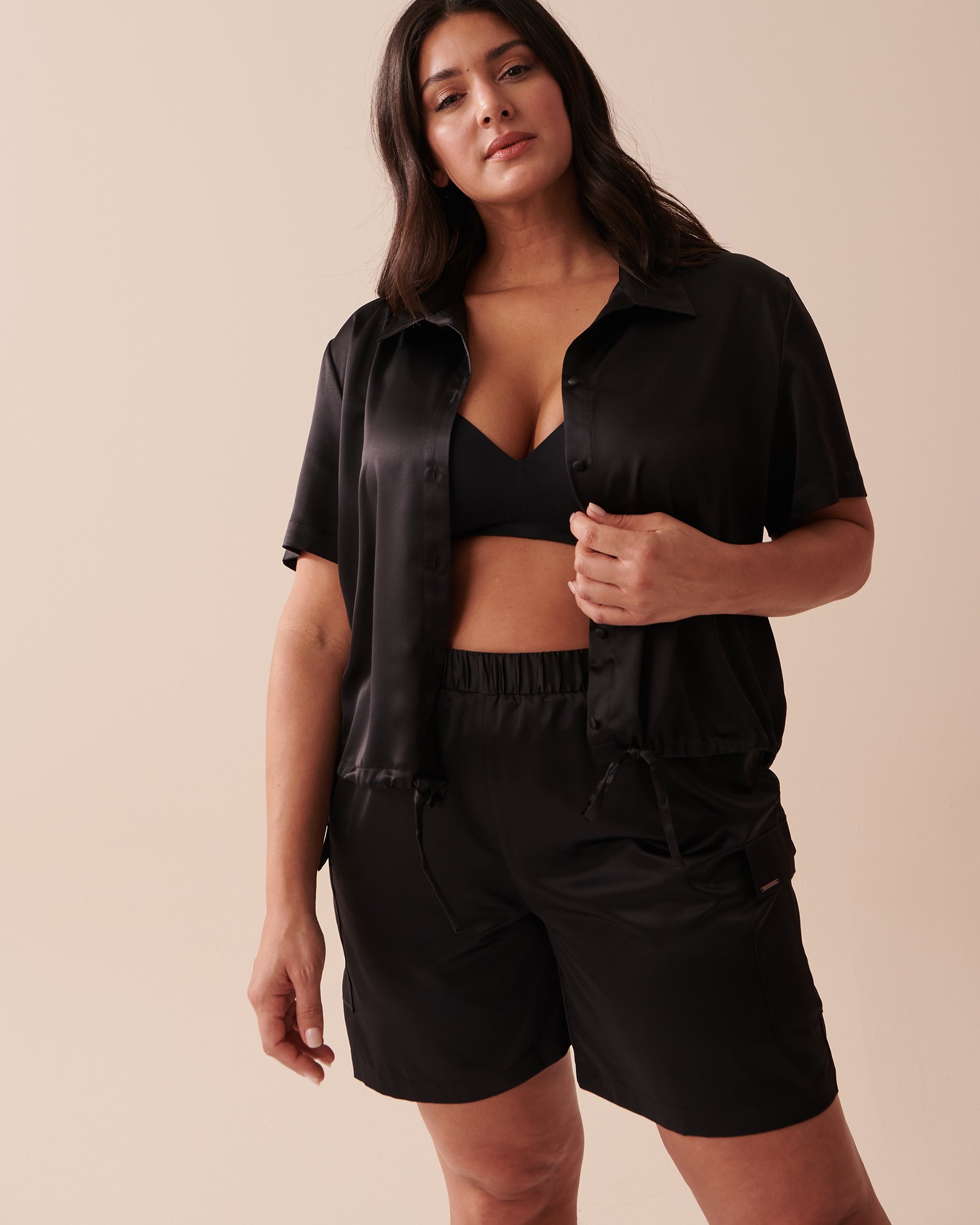 LA VIE EN ROSE Satin Button-down Short Sleeve Shirt Black 50100084 - View4