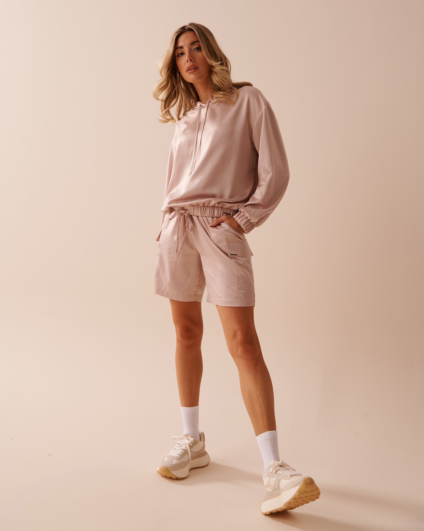 LA VIE EN ROSE Satin Cargo Shorts Beige 50200070 - View3