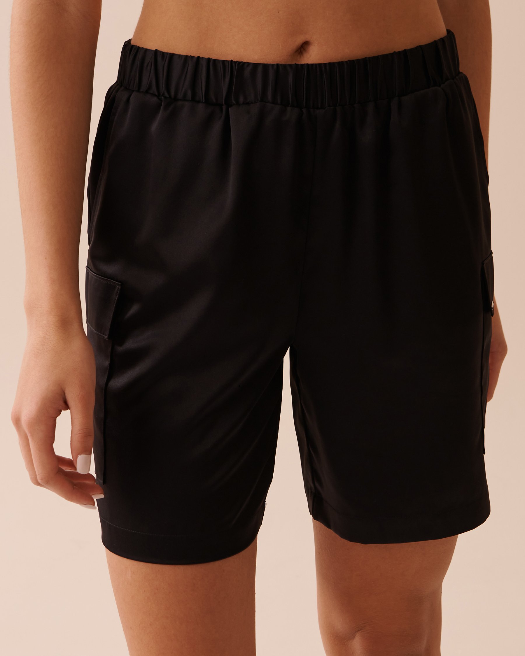 LA VIE EN ROSE Satin Cargo Shorts Black 50200070 - View3