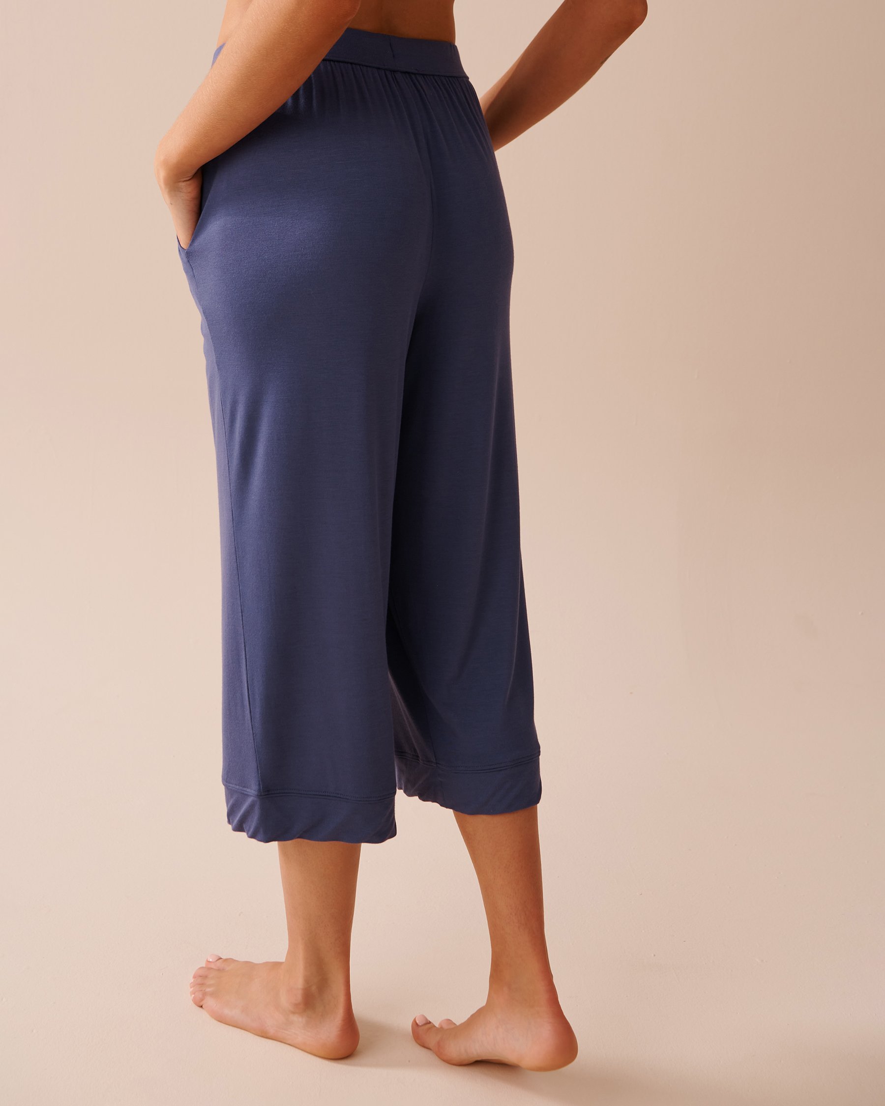 LA VIE EN ROSE Soft Jersey Capris Midnight blue 40200560 - View2