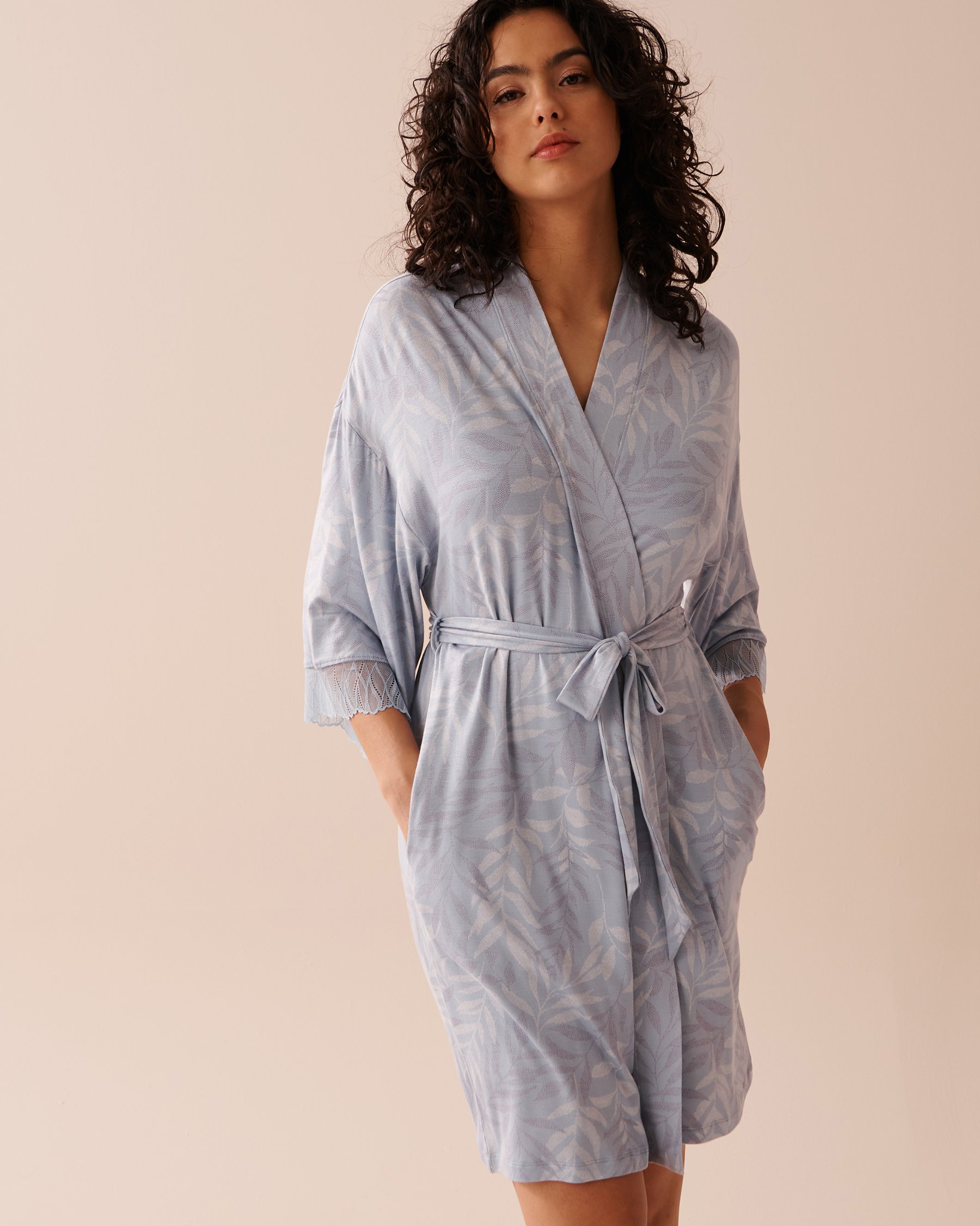 LA VIE EN ROSE Soft Jersey Lace Trim Kimono Light Blue Leaves 40600169 - View4