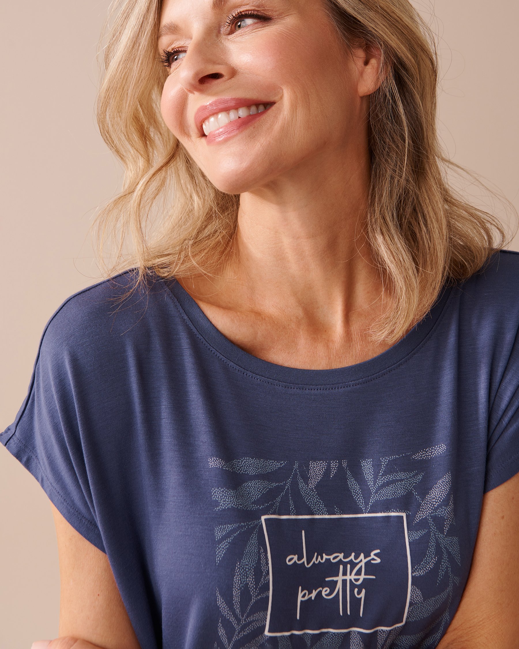 LA VIE EN ROSE Chemise de nuit manches courtes en jersey doux Bleu nuit 40500350 - Voir3