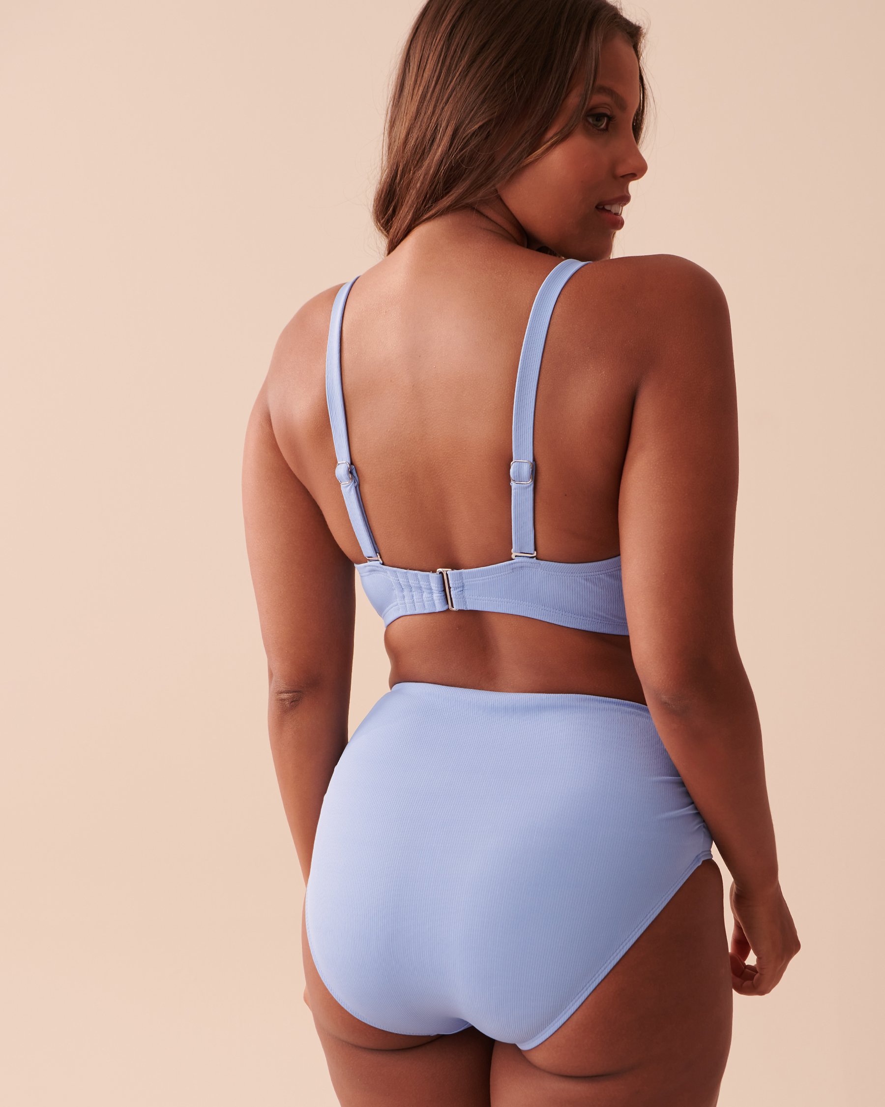 LA VIE EN ROSE AQUA TEXTURED DD Cup Twisted Bikini Top Bright Pastel Blue 70200123 - View2