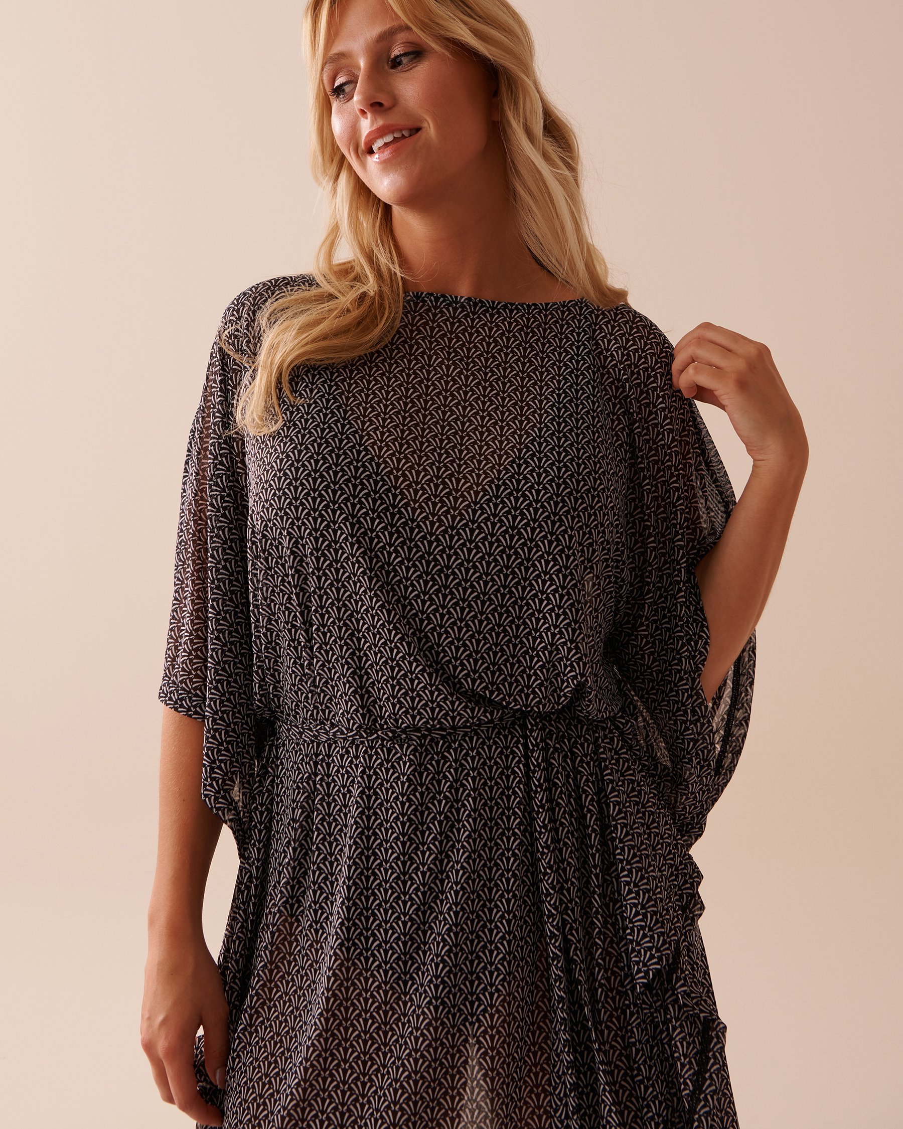 LA VIE EN ROSE AQUA Printed Mesh Tunic Black Tile 80400053 - View3