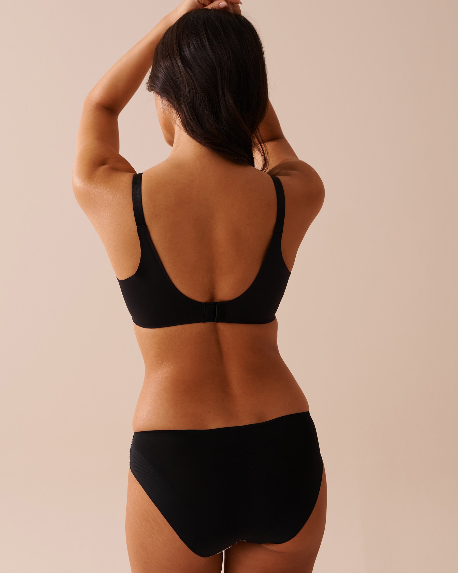 LA VIE EN ROSE Lightly Lined Sleek Back Bra Black Floral 10200394 - View3
