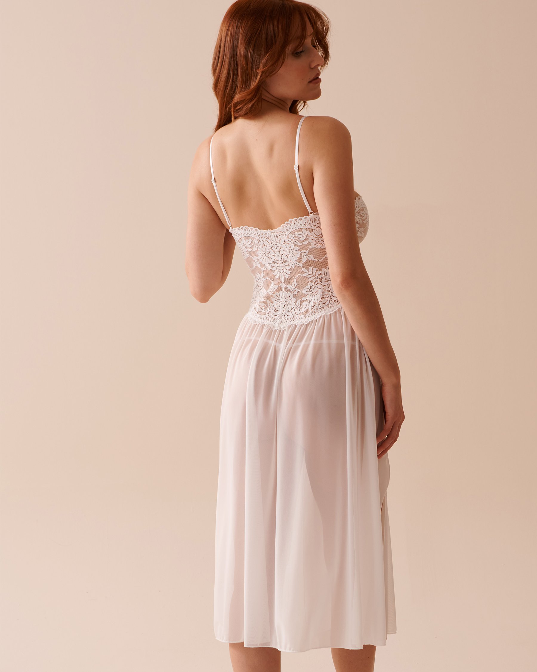 LA VIE EN ROSE Nuisette longue en dentelle et résille Blanc 60500145 - View2