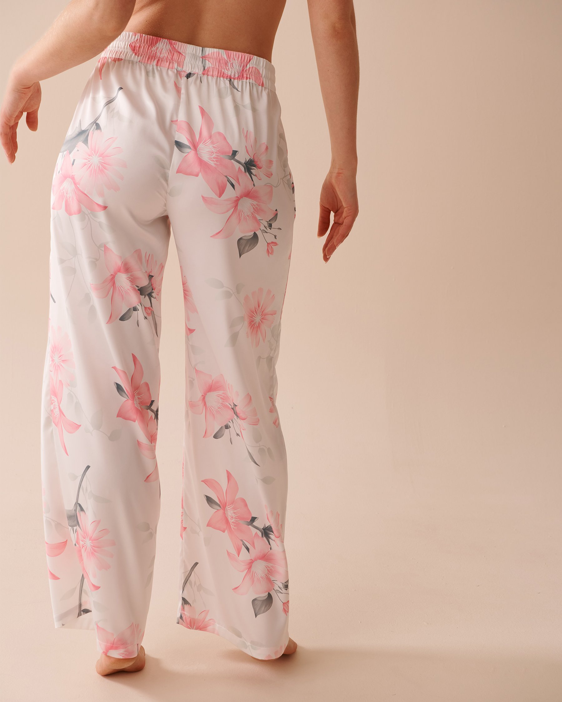 LA VIE EN ROSE Pink Floral Satin Pants Summer Garden 60200096 - View2