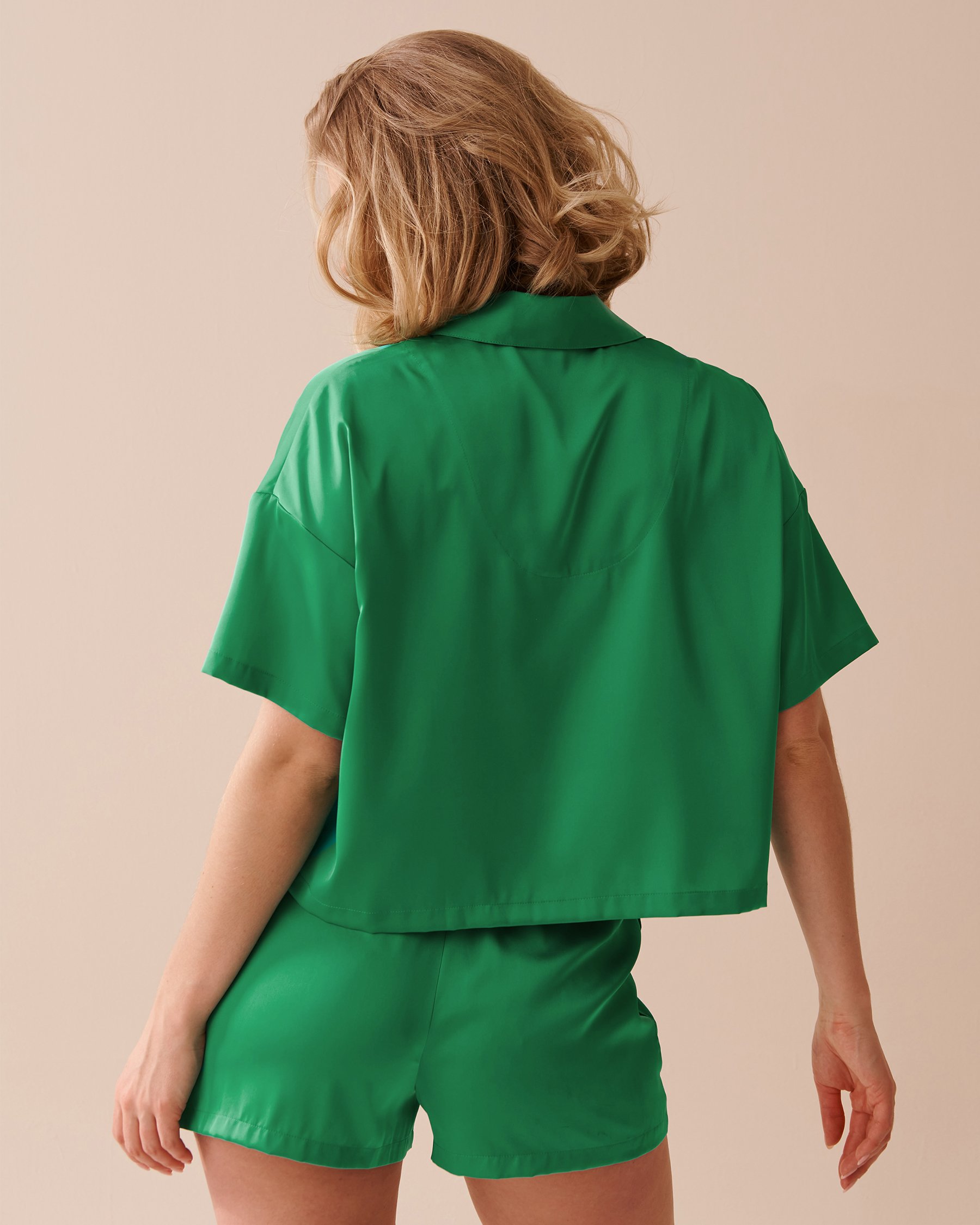 LA VIE EN ROSE Satin Crop Button-down Shirt Tropical Green 60100104 - View2