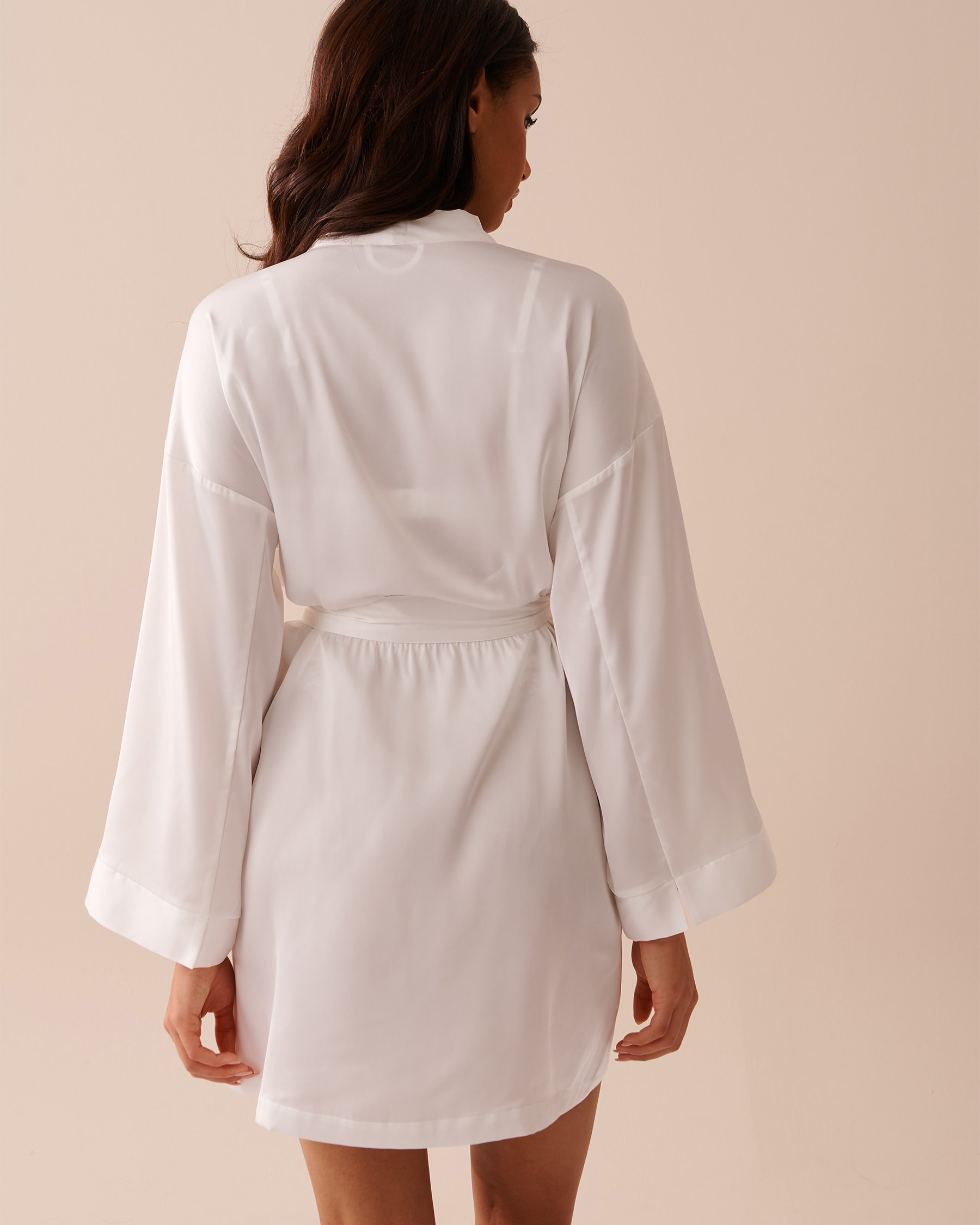 LA VIE EN ROSE Satin Kimono White 60600076 - View3