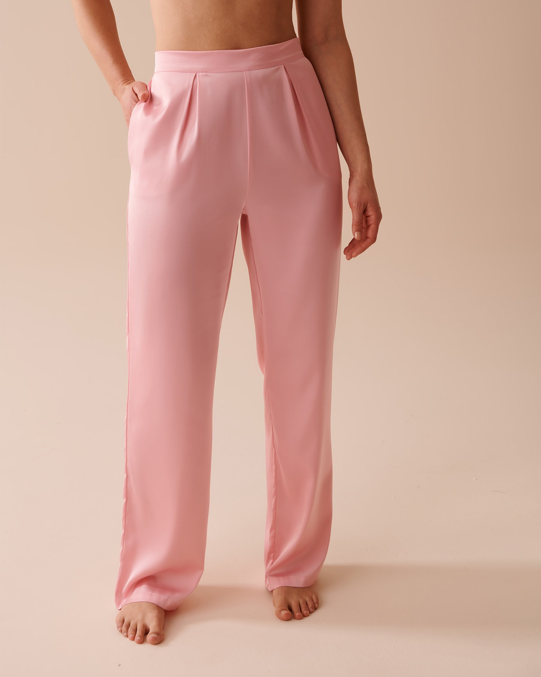 LA VIE EN ROSE Pantalon en satin Rose bonbon 60200100 - View1