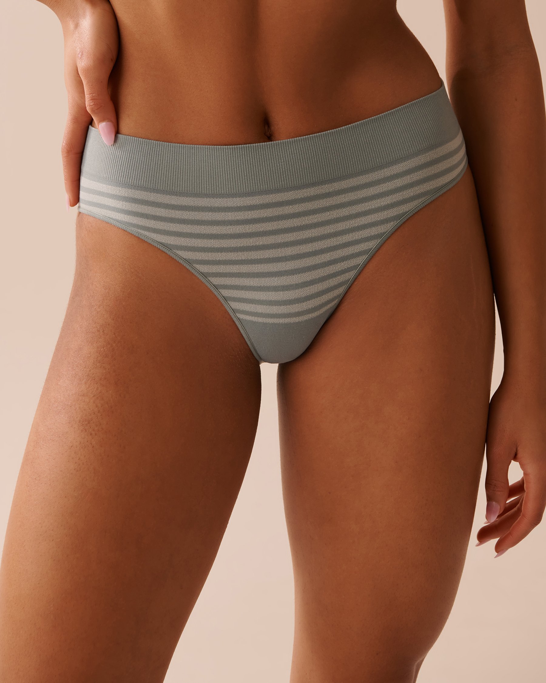 LA VIE EN ROSE Culotte bikini rayée en tissu sans coutures Rayures vertes 20200485 - View1