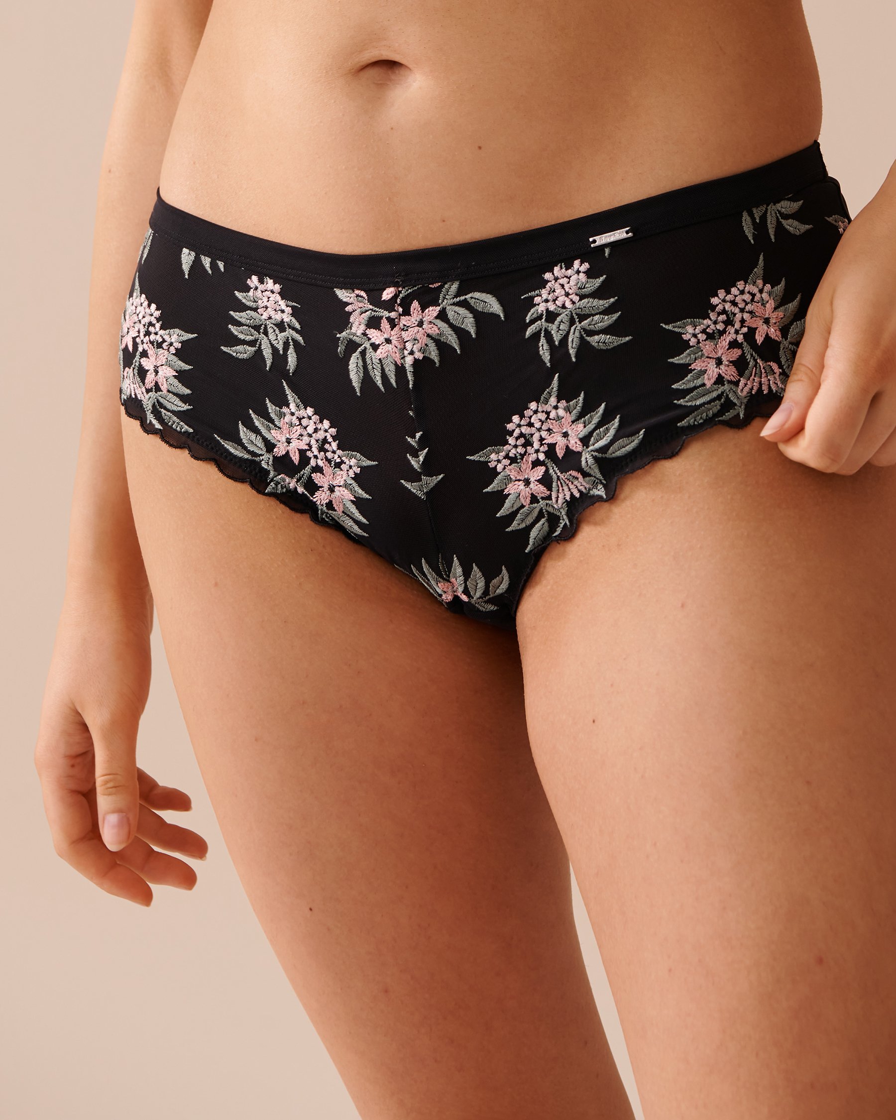 LA VIE EN ROSE Culotte cheeky résille brodée Noir à fleurs 20300310 - Voir1