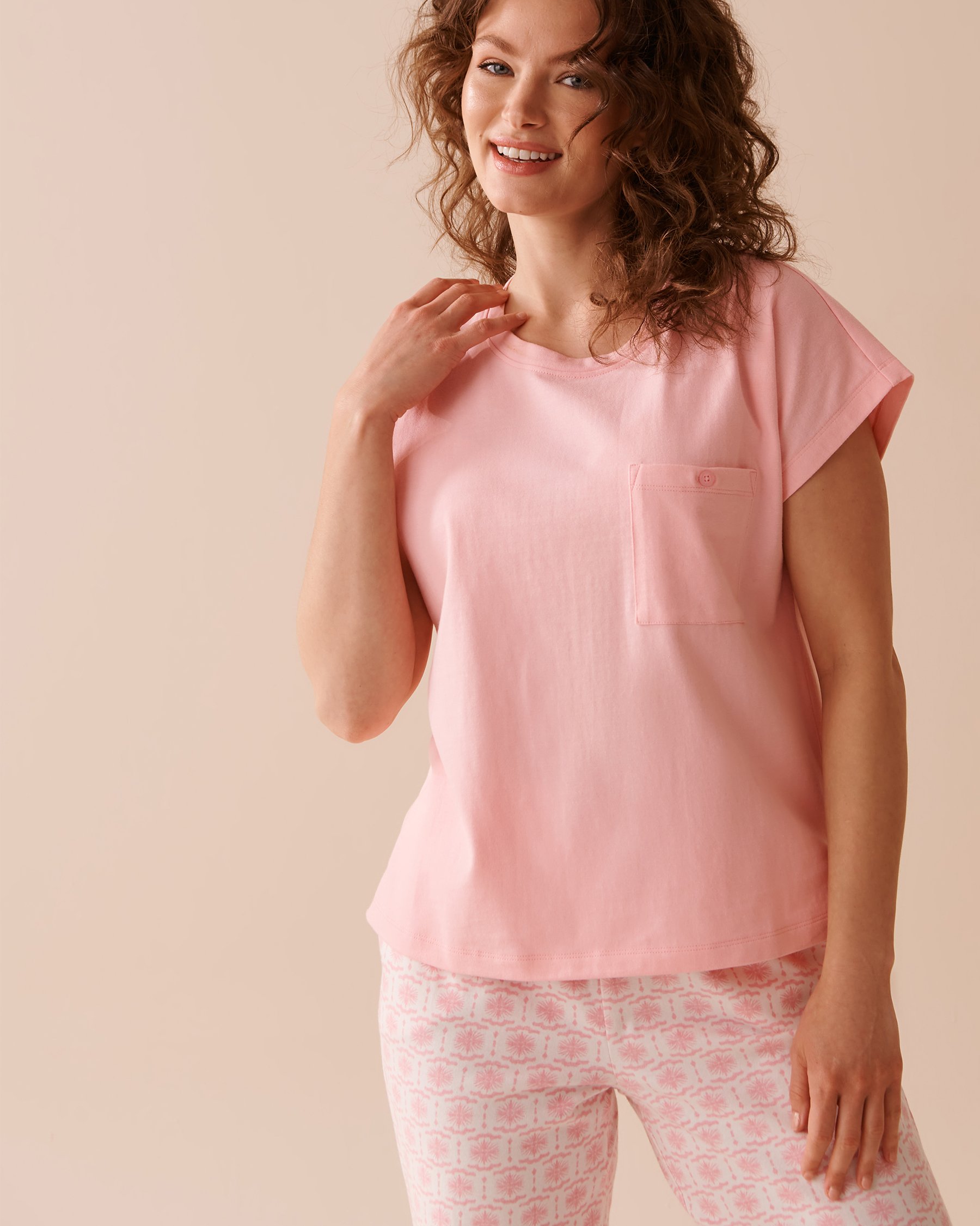 LA VIE EN ROSE Cotton Crew Neck T-shirt with Front Pocket Candy Pink 40100584 - View1