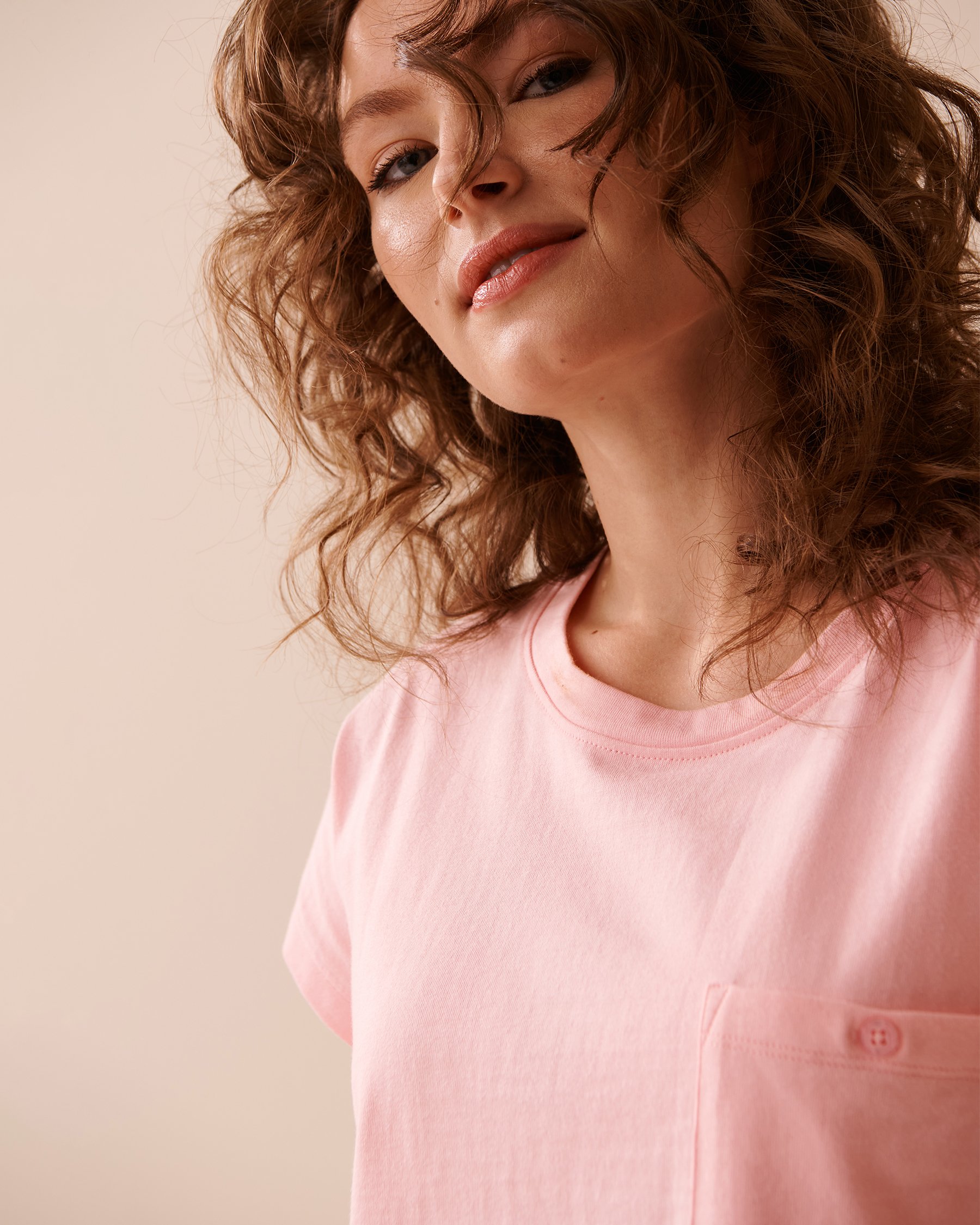 LA VIE EN ROSE Cotton Crew Neck T-shirt with Front Pocket Candy Pink 40100584 - View3