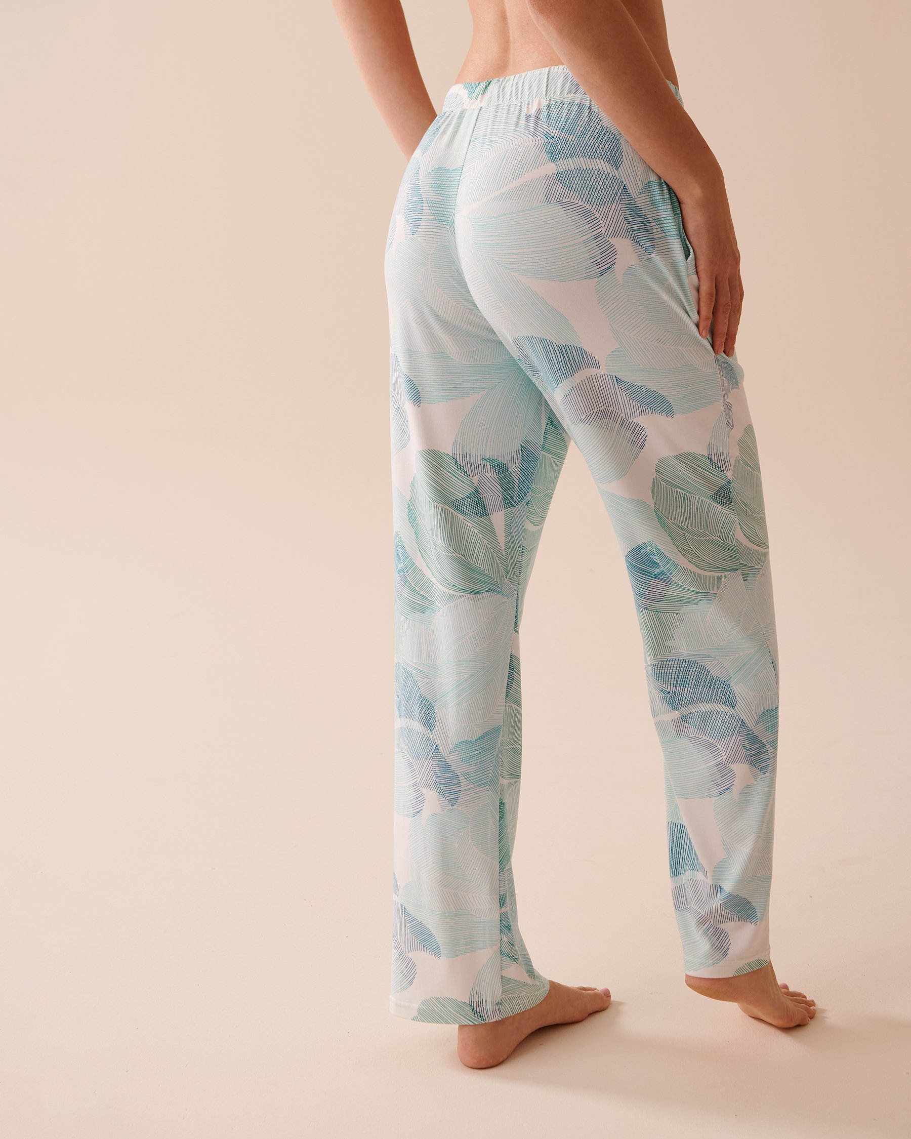 LA VIE EN ROSE Abstract Floral Print Super Soft Pants Blue Linear Garden 40200564 - View2