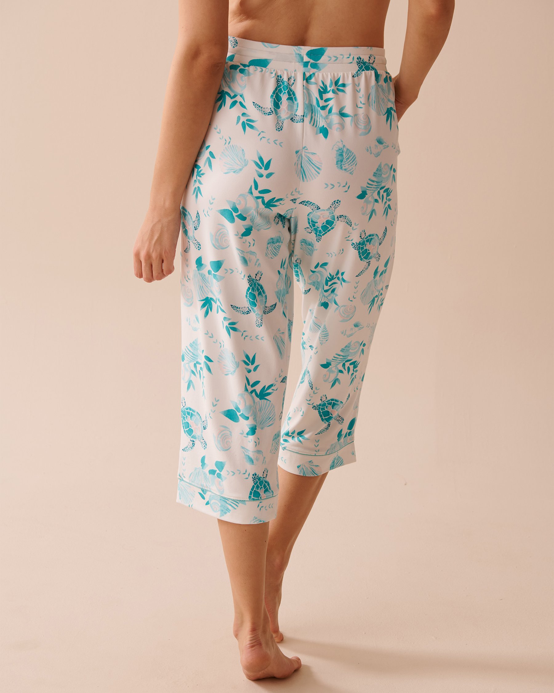 LA VIE EN ROSE Sea Turtle Print Super Soft Capris Sea Turtle 40200566 - View2