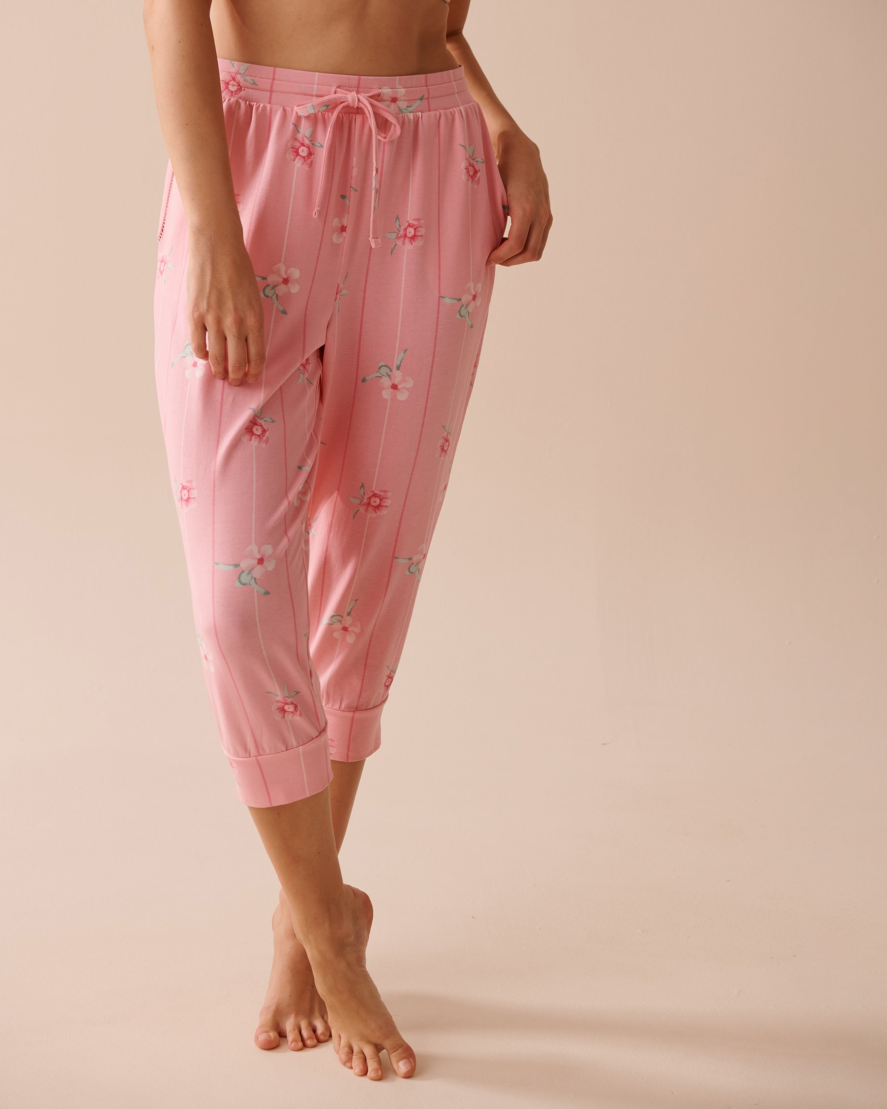 LA VIE EN ROSE Capri ajusté en coton à fleurs roses Fleurs et rayures roses 40200572 - Voir1