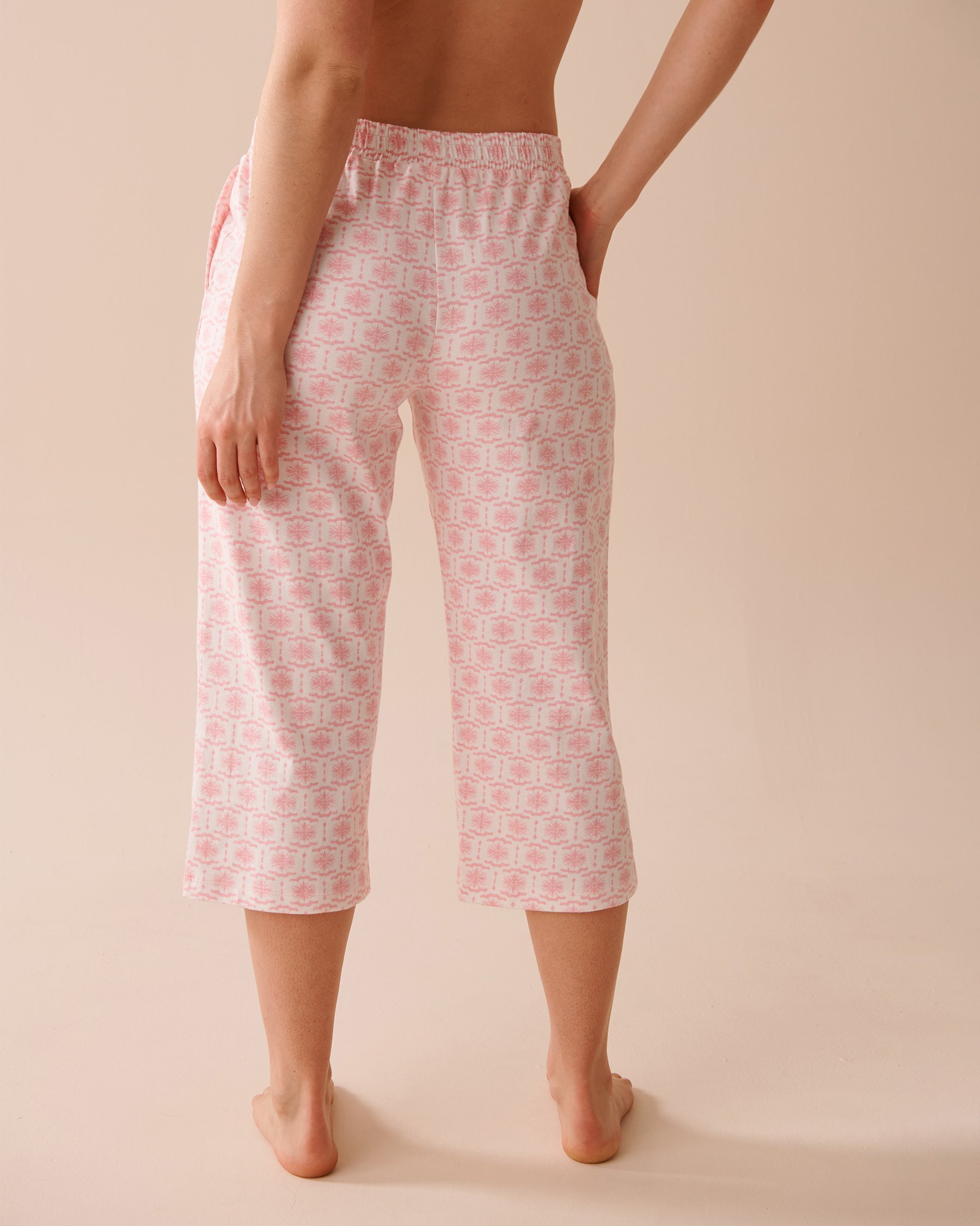 LA VIE EN ROSE Pink Geometric Print Cotton Straight Leg Capris Candy Pink Geometric 40200575 - View2