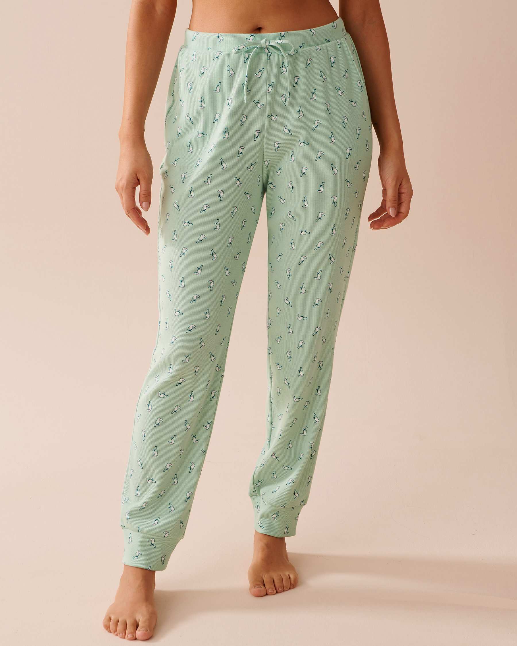 LA VIE EN ROSE Lettuce Edge Ribbed Jogger Pajama Pants Ditsy Toucan 40200578 - View1