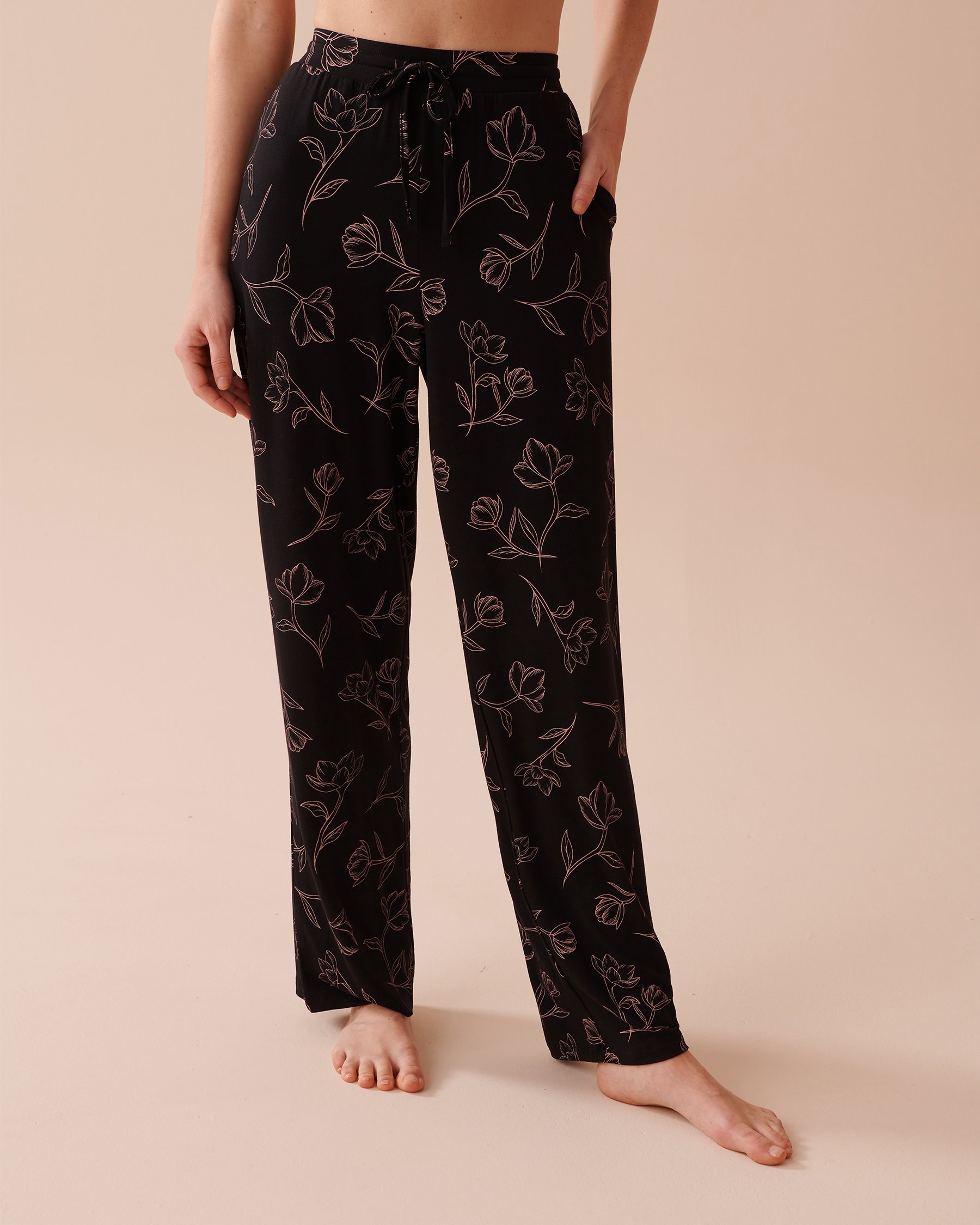 LA VIE EN ROSE Pantalon modal et bordure en dentelle Floral noir et rose poudré 40200579 - Voir1