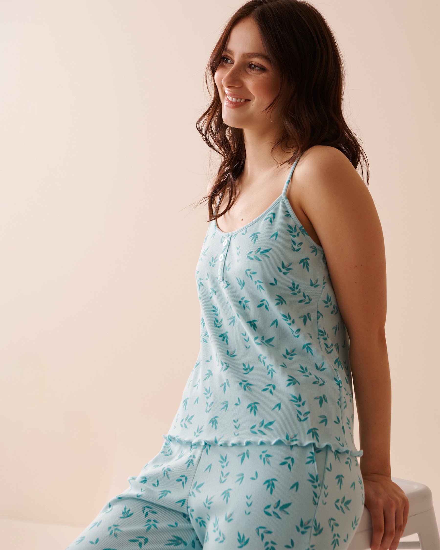 LA VIE EN ROSE Camisole côtelée bordures frisons Feuilles marines 40500360 - Voir3