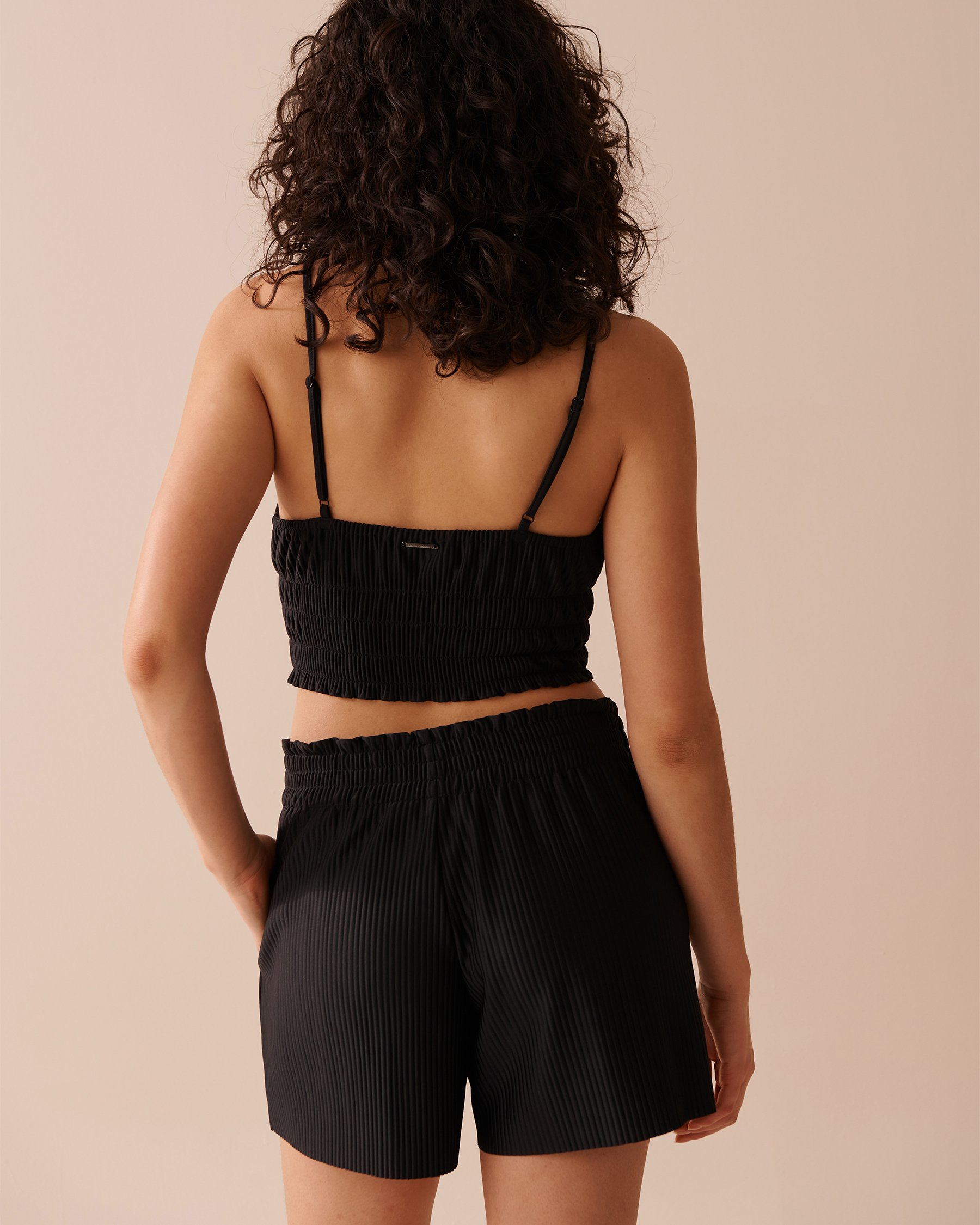 LA VIE EN ROSE Pleated Effect Crop Cami Black 50100086 - View2