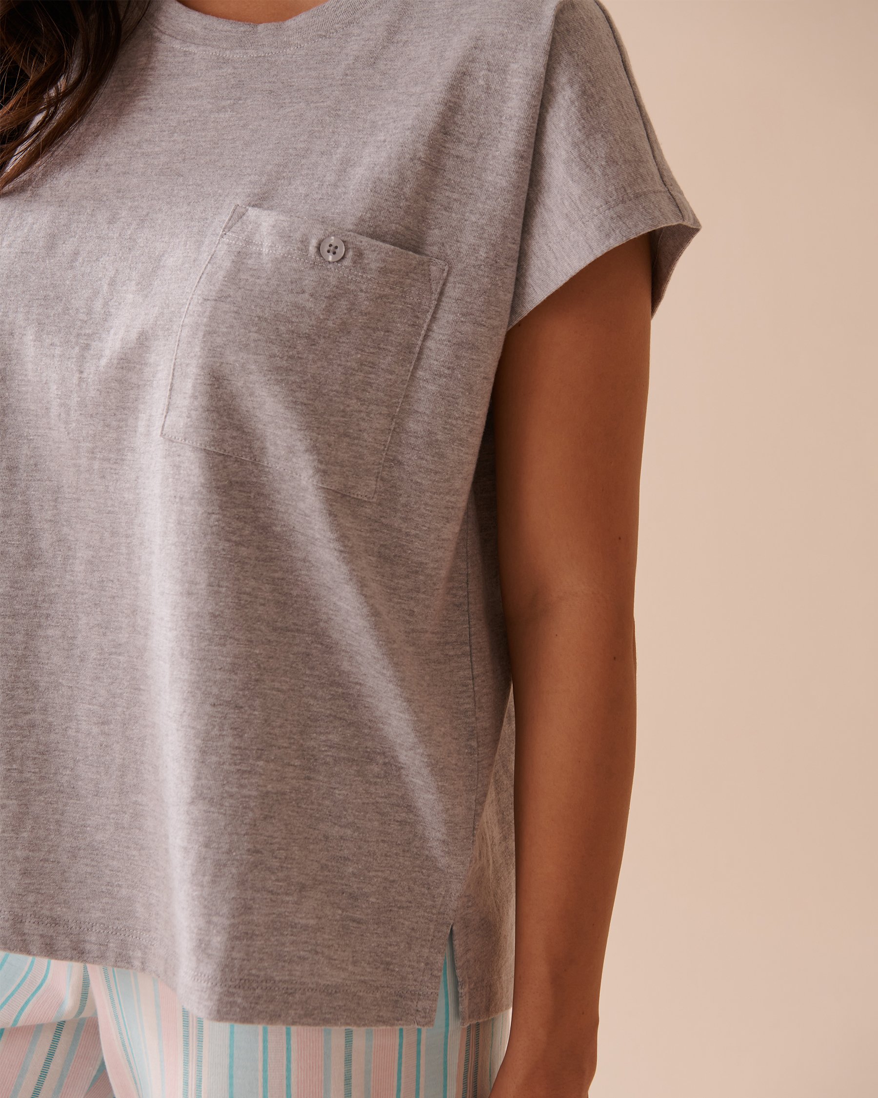 LA VIE EN ROSE Cotton Crew Neck T-shirt with Front Pocket Grey 40100584 - View3