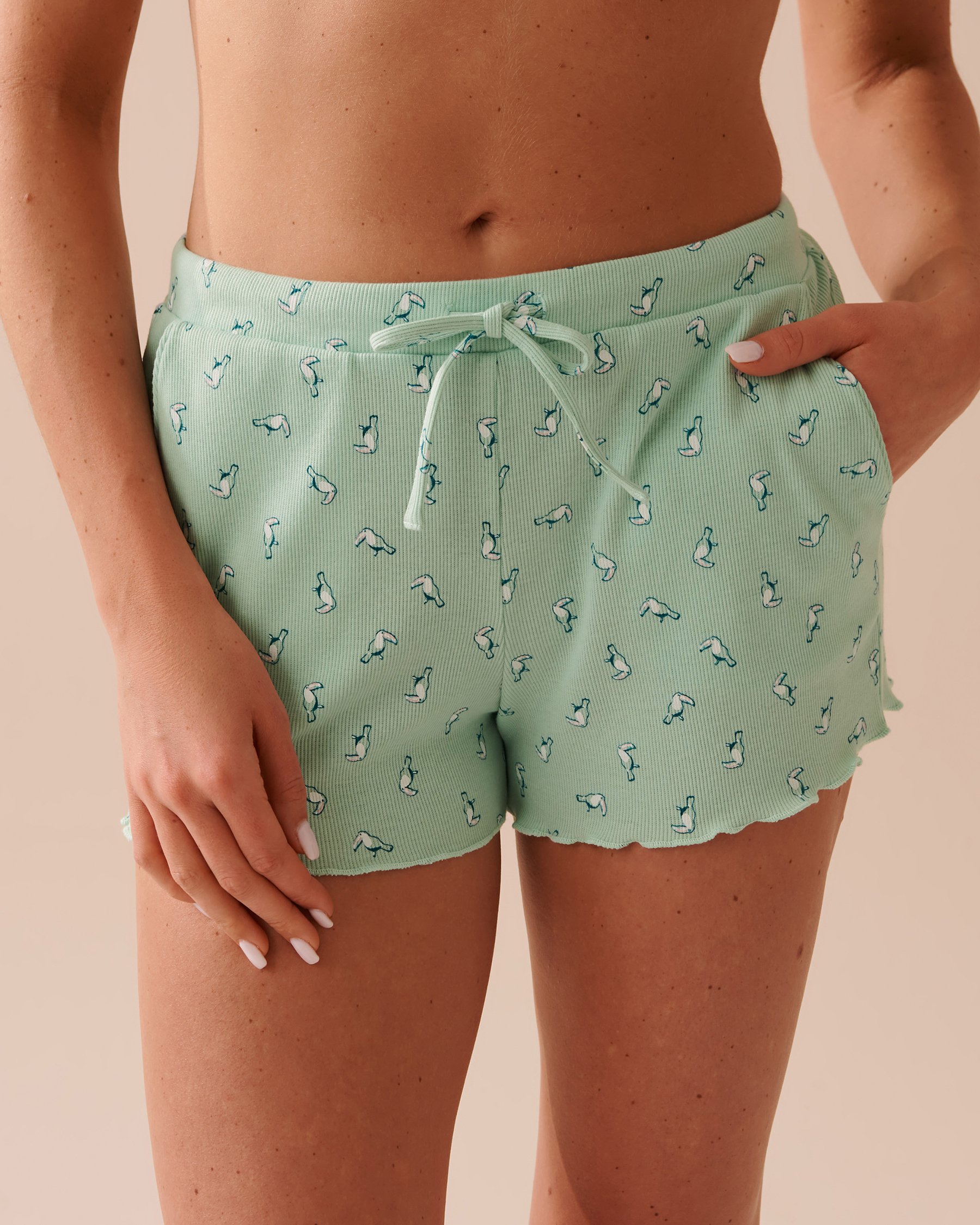 LA VIE EN ROSE Lettuce Edge Ribbed Pajama Shorts Ditsy Toucan 40200577 - View1